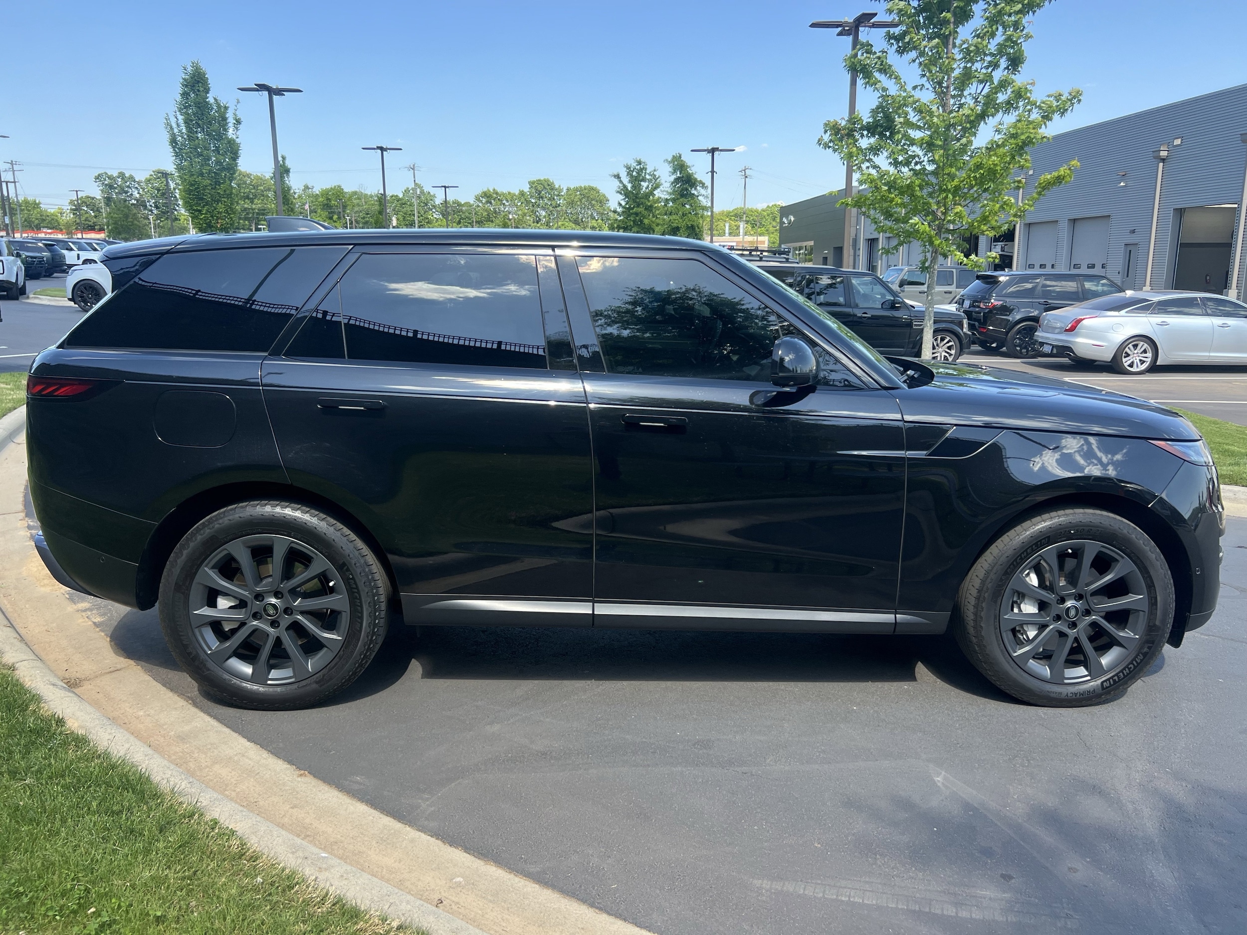 2024 Land Rover Range Rover Sport SE photo 6