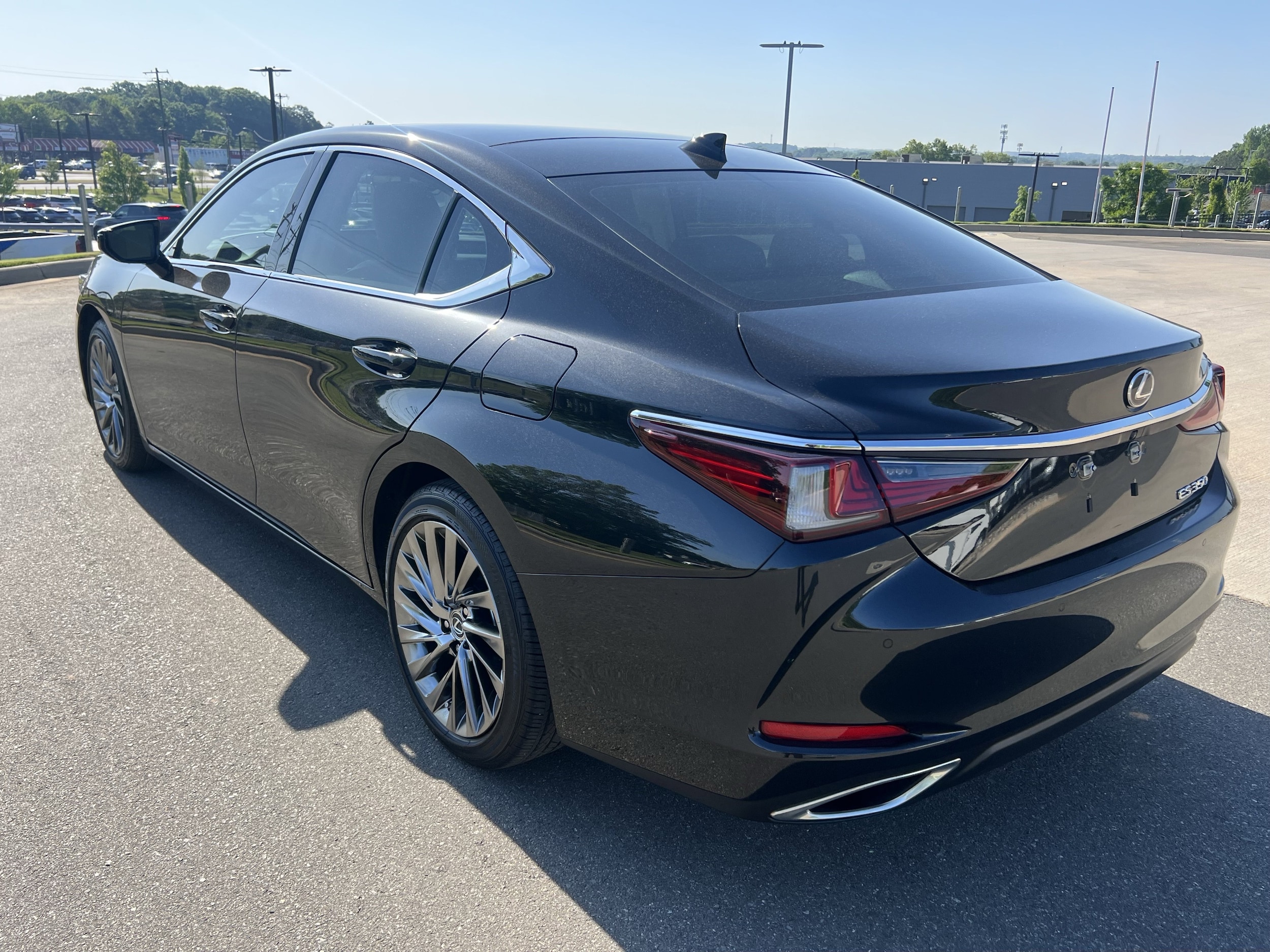 2025 LEXUS ES ES 350 Ultra Luxury photo 4