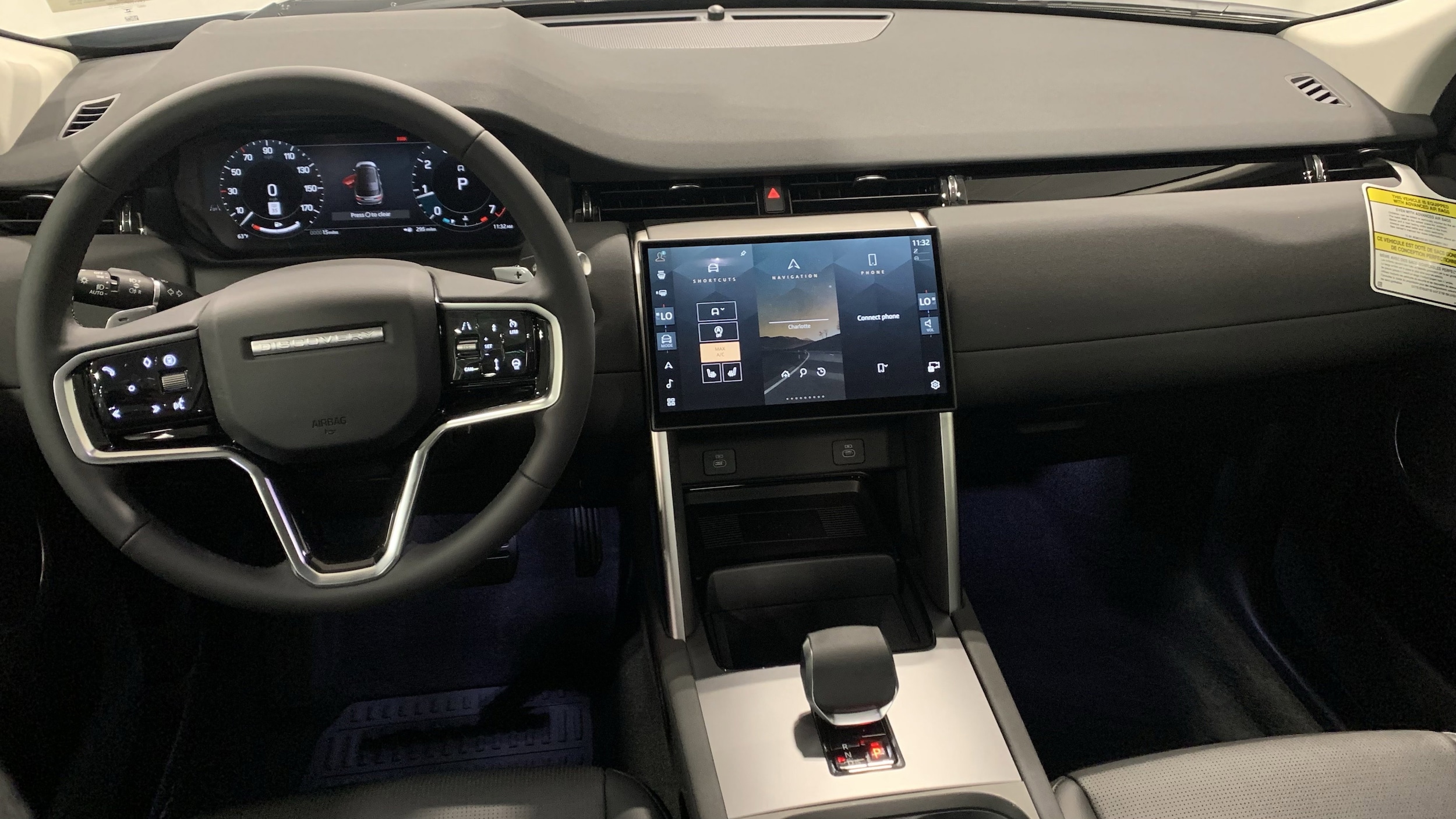 2025 Land Rover Discovery Sport S photo 4