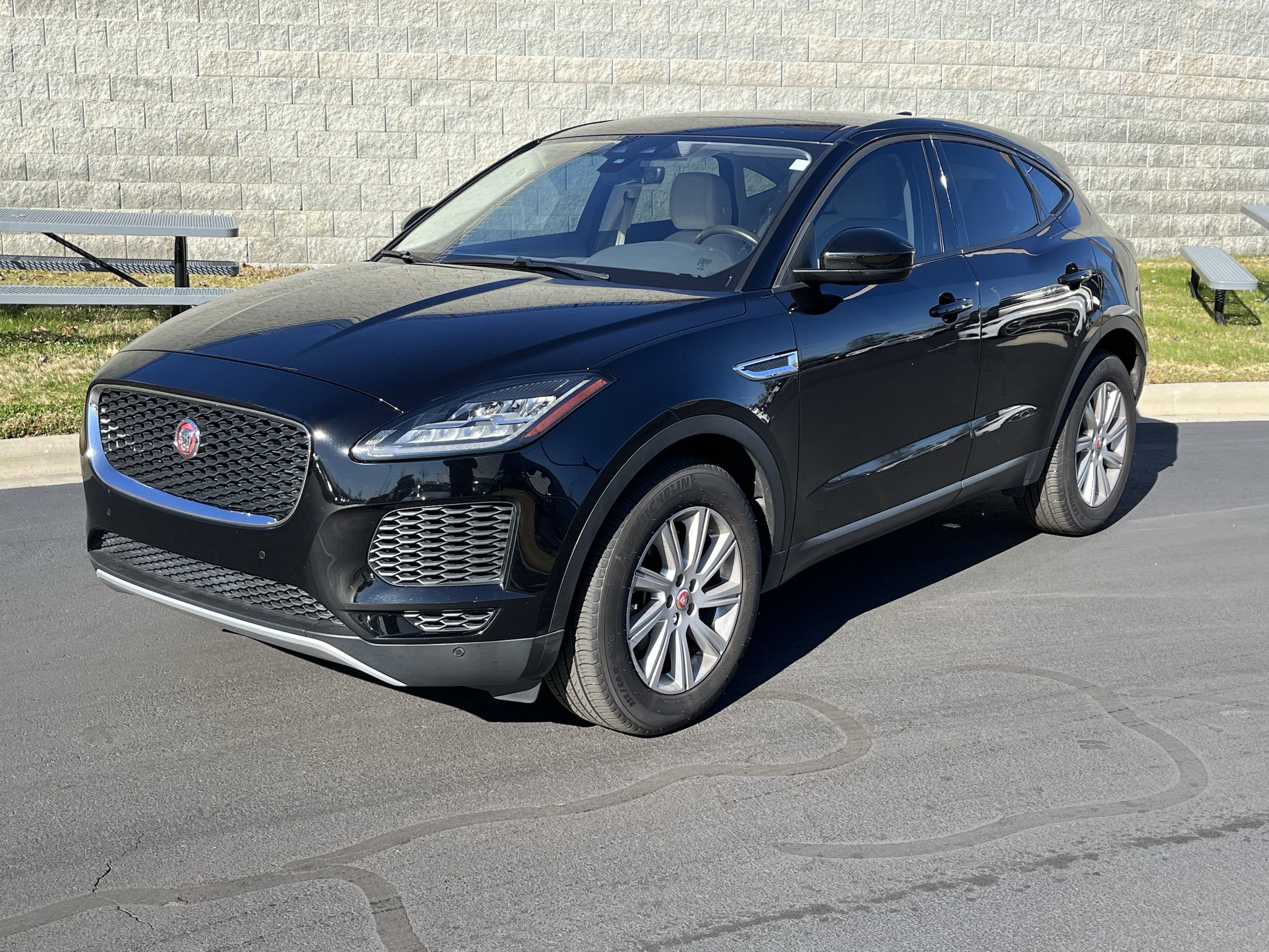 2020 Jaguar E-PACE Base's photo