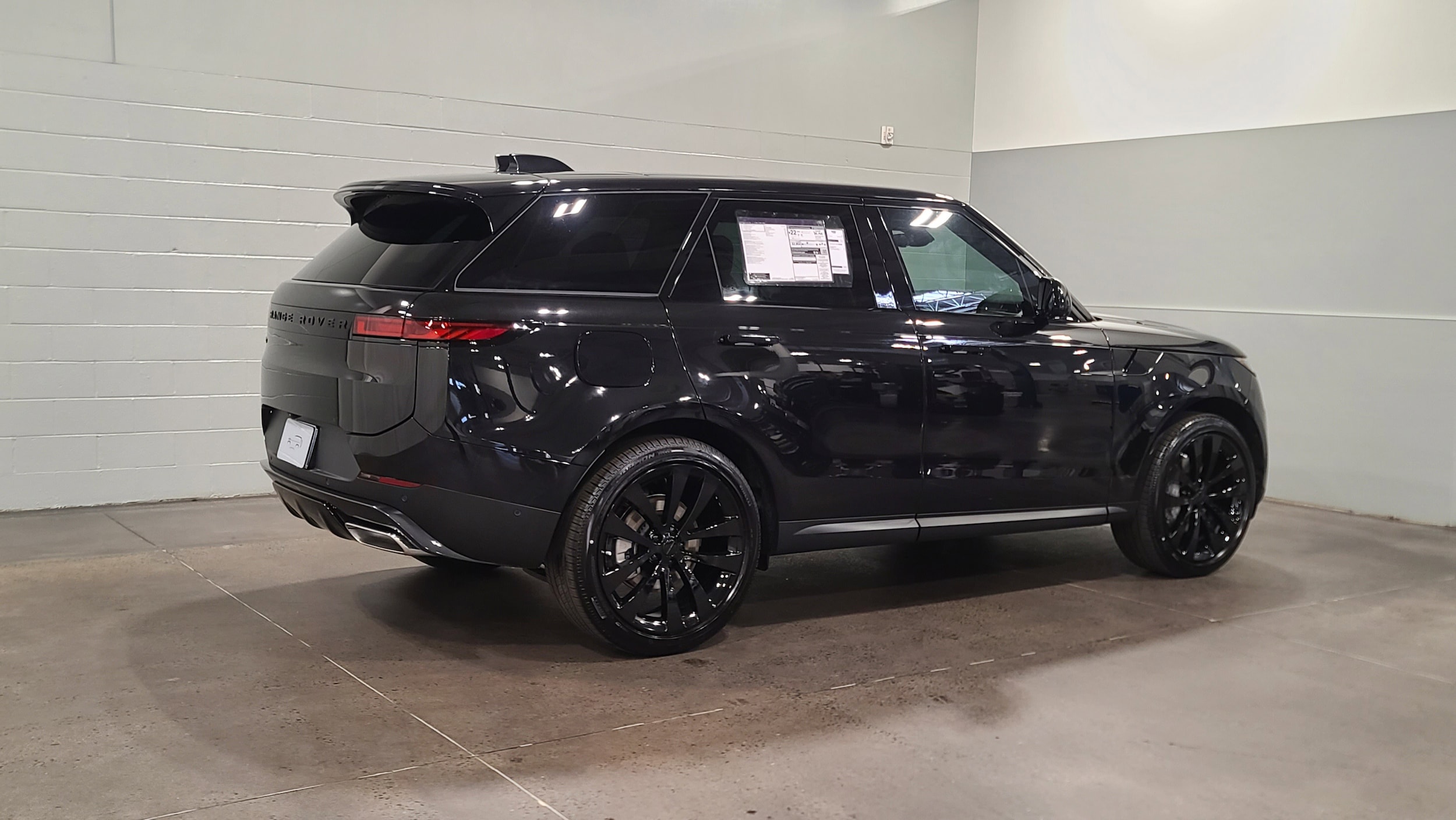 2026 Land Rover Range Rover Sport SE photo 2