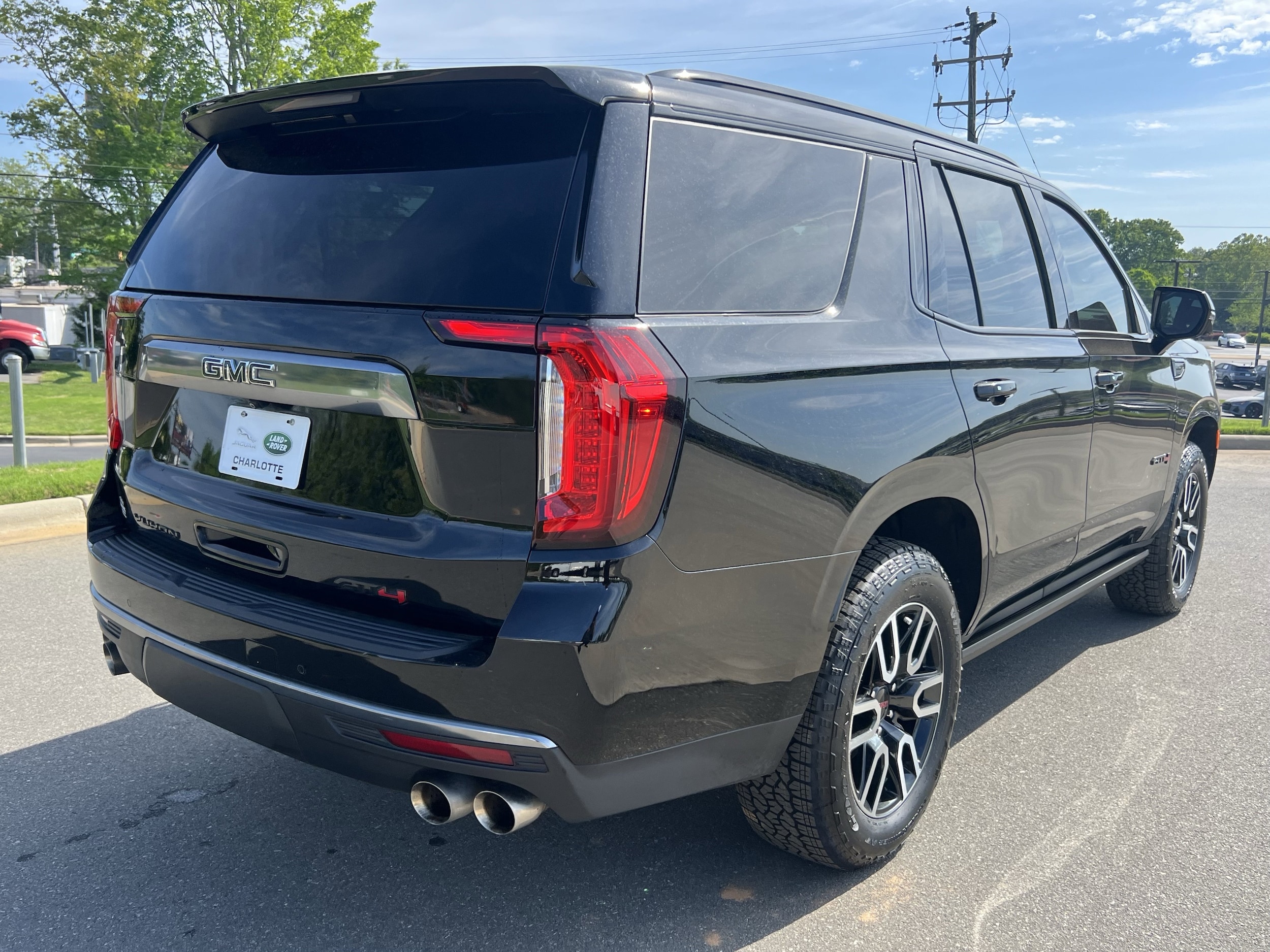 2024 GMC Yukon AT4 photo 6