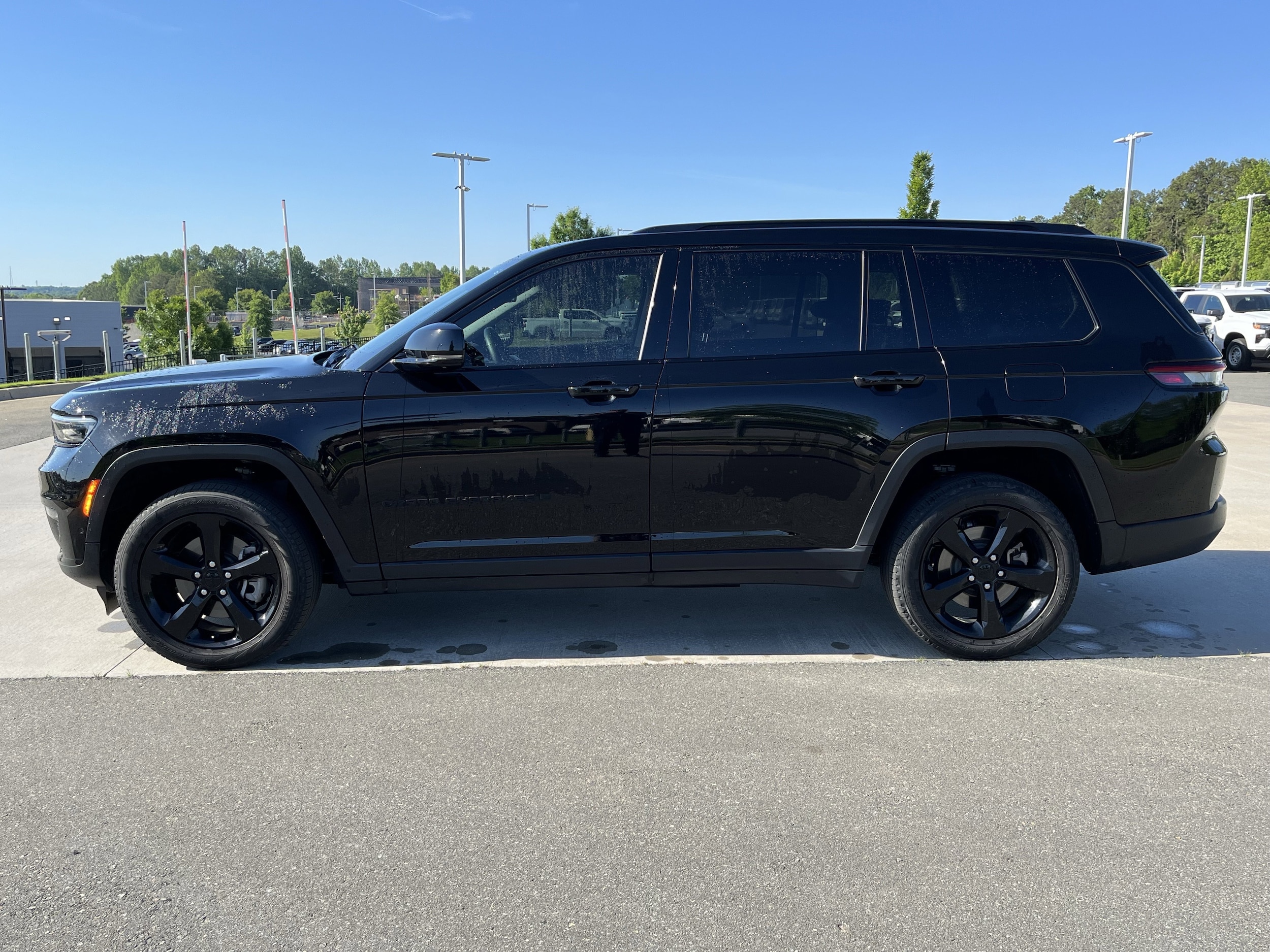 2022 Jeep Grand Cherokee L Limited photo 4