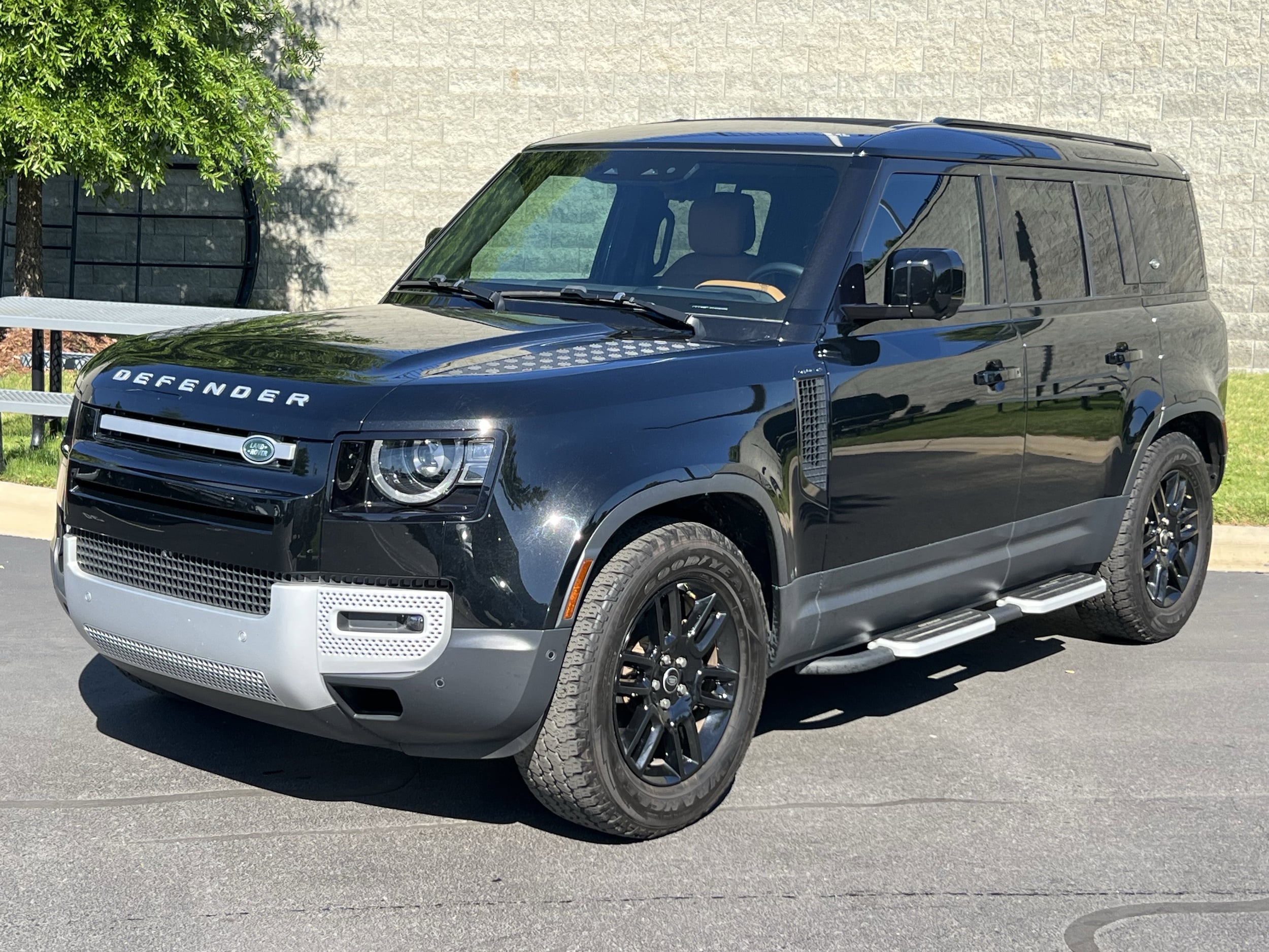 2024 Land Rover Defender 110 S P300's photo