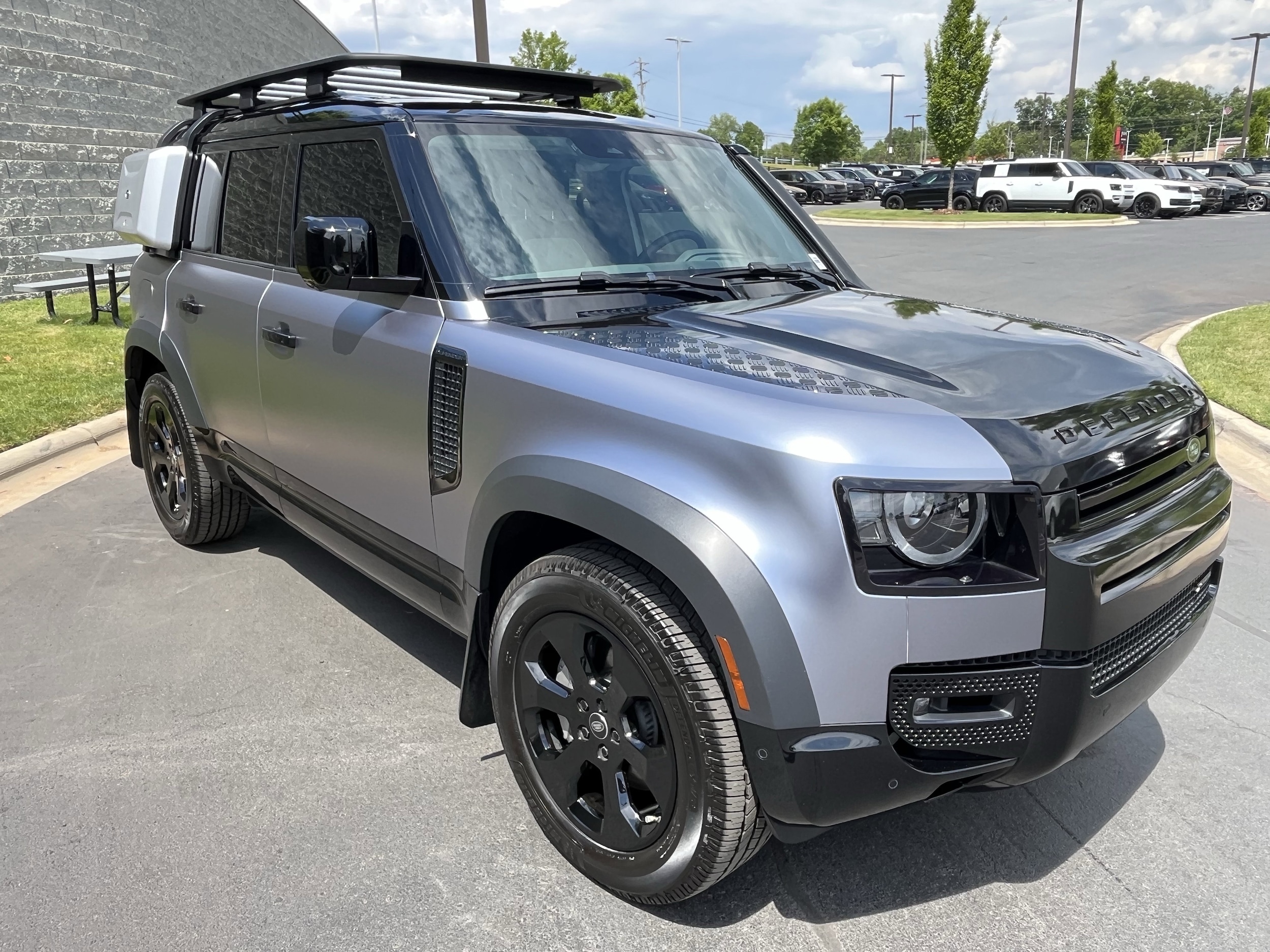 2023 Land Rover Defender X-Dynamic SE photo 6