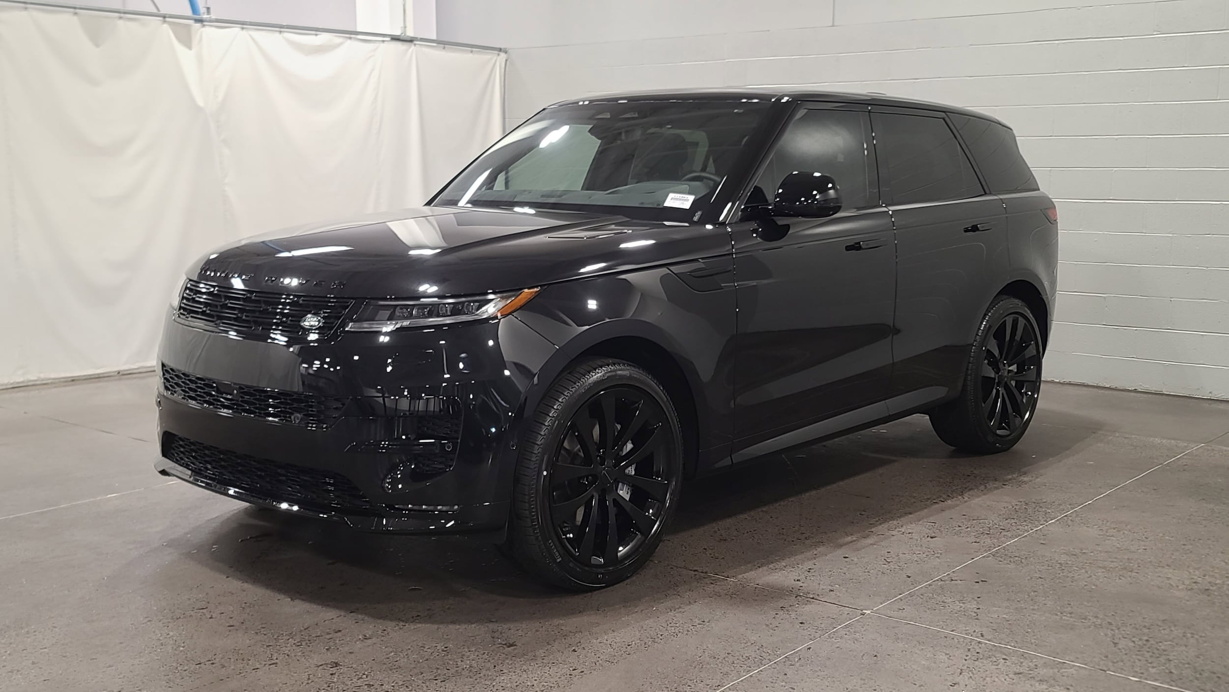2026 Land Rover Range Rover Sport Dynamic SE's photo