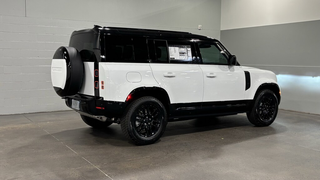 Used 2026 Land Rover Defender X-Dynamic SE SUV