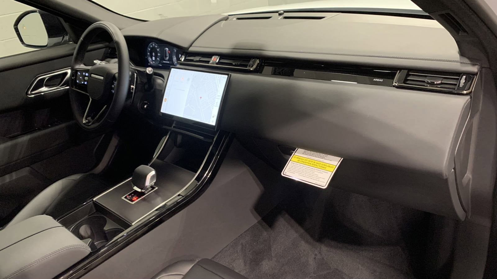 2026 Land Rover Range Rover Velar Dynamic SE photo 3