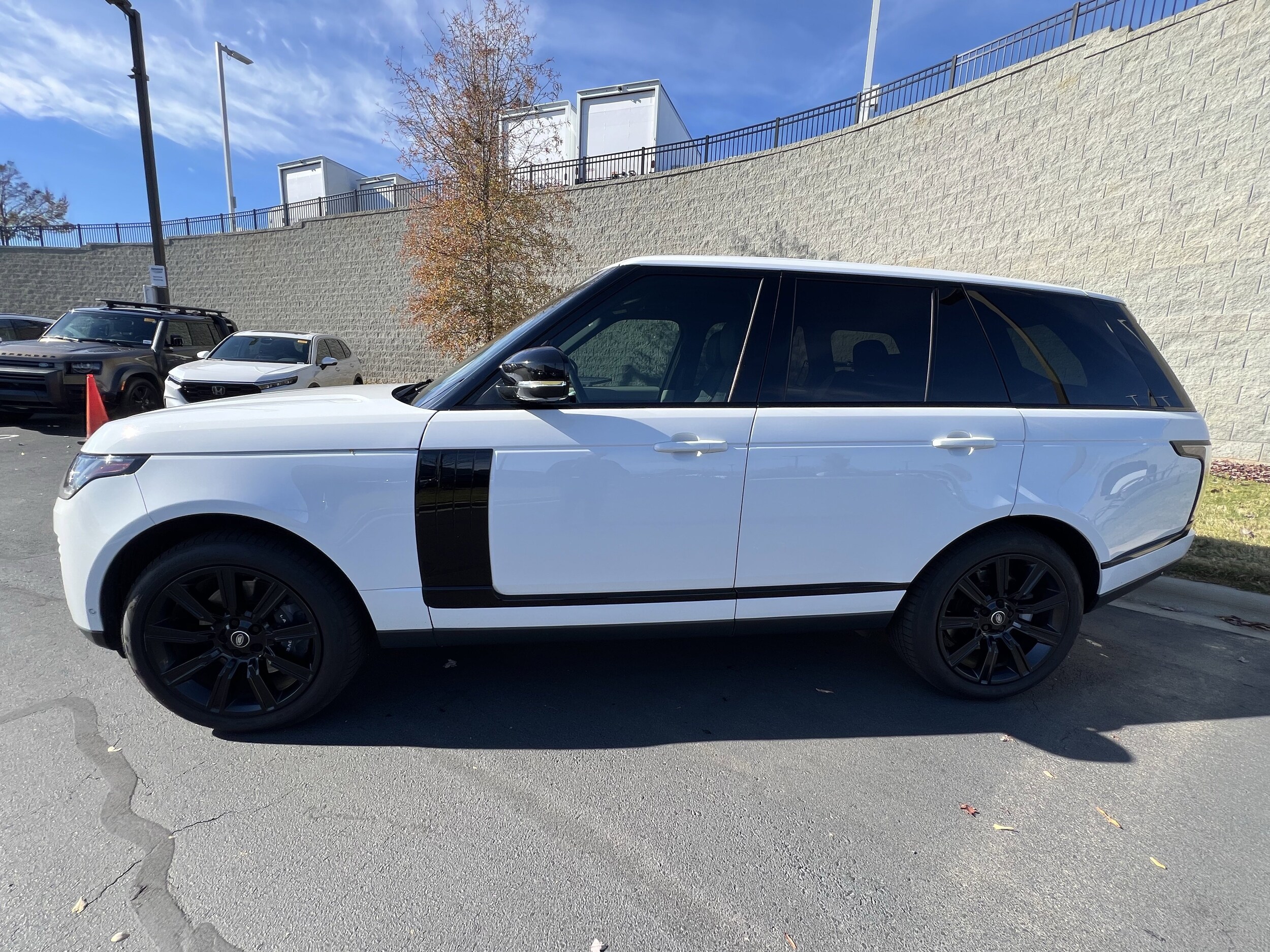 2019 Land Rover Range Rover HSE photo 2