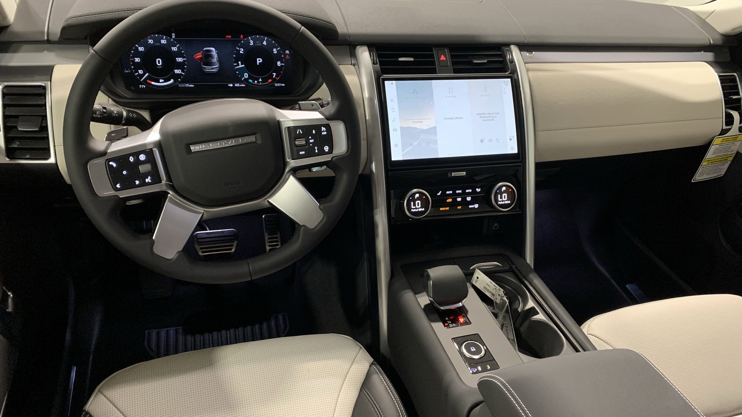 2025 Land Rover Discovery SE photo 3