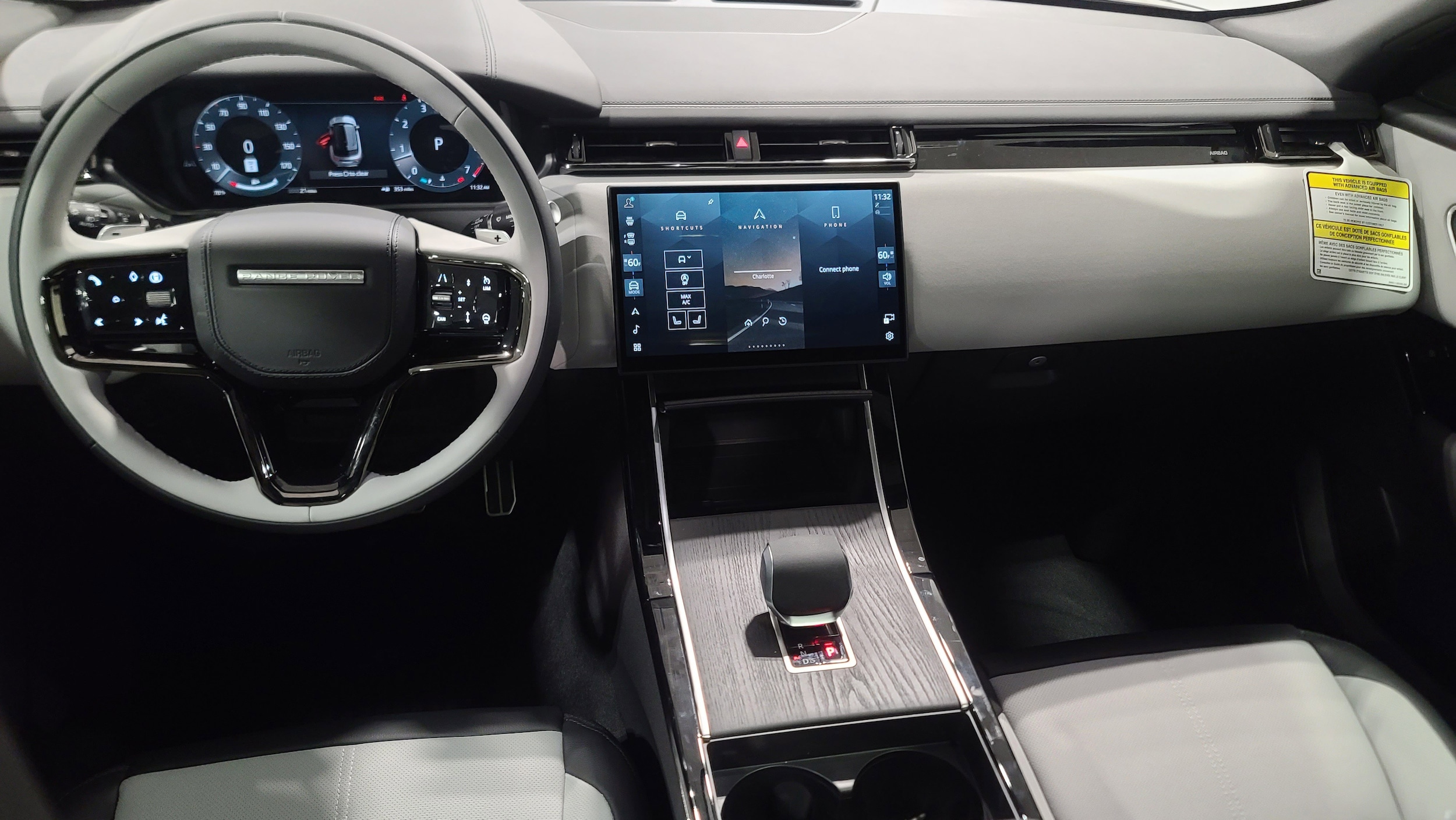 2026 Land Rover Range Rover Velar Dynamic SE photo 4