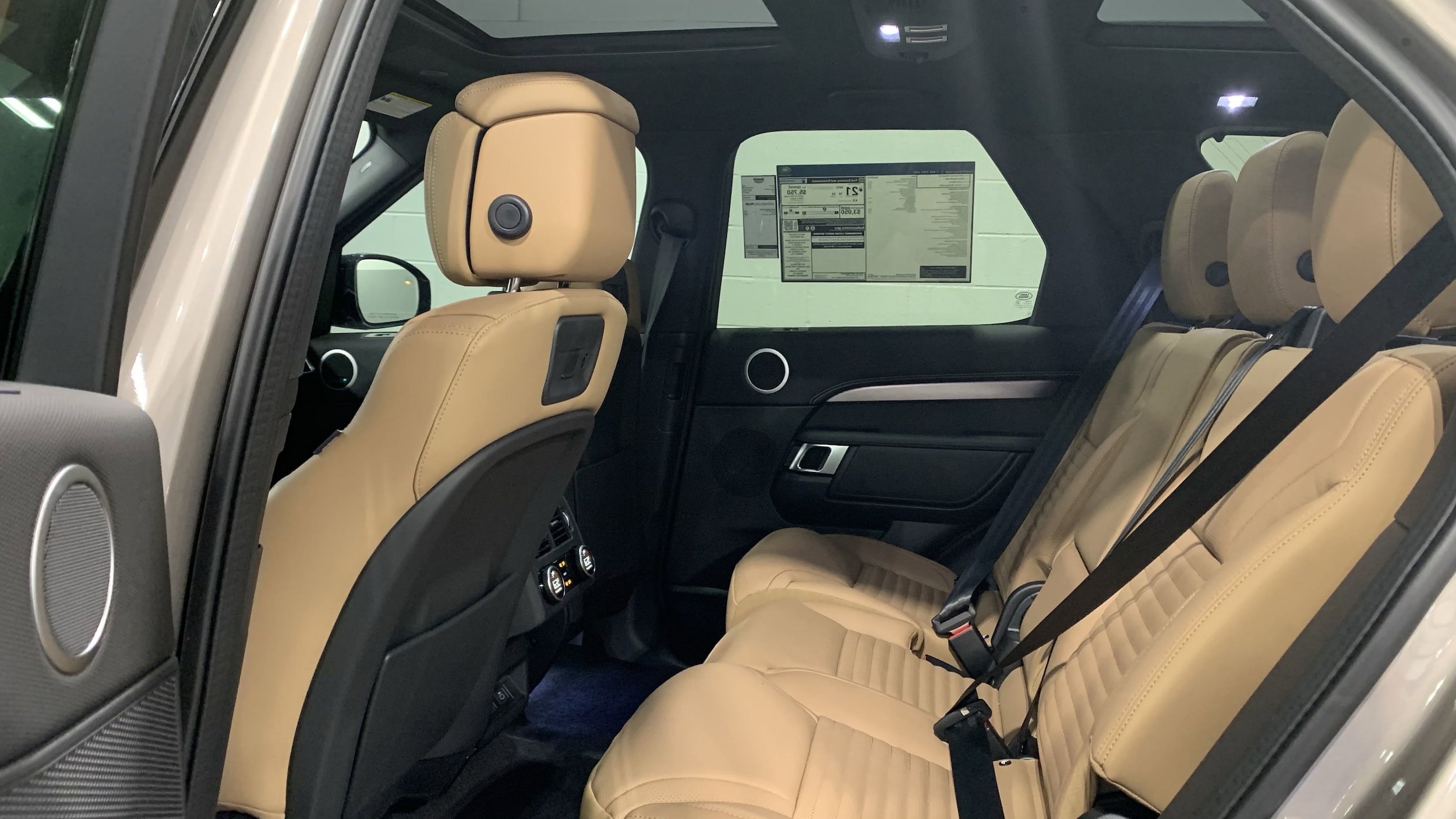 2025 Land Rover Discovery Dynamic SE photo 5