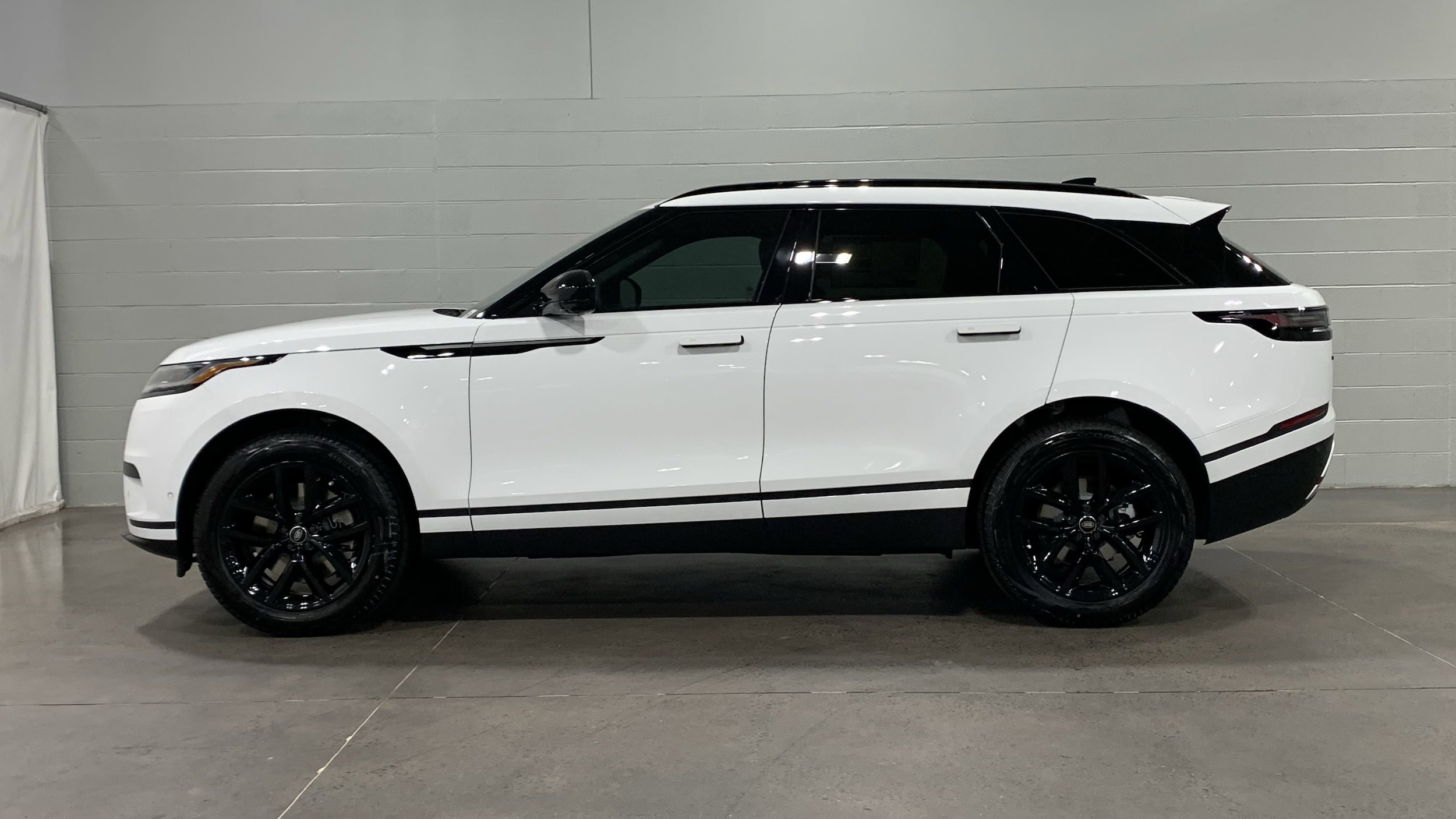 2026 Land Rover Range Rover Velar S photo 6