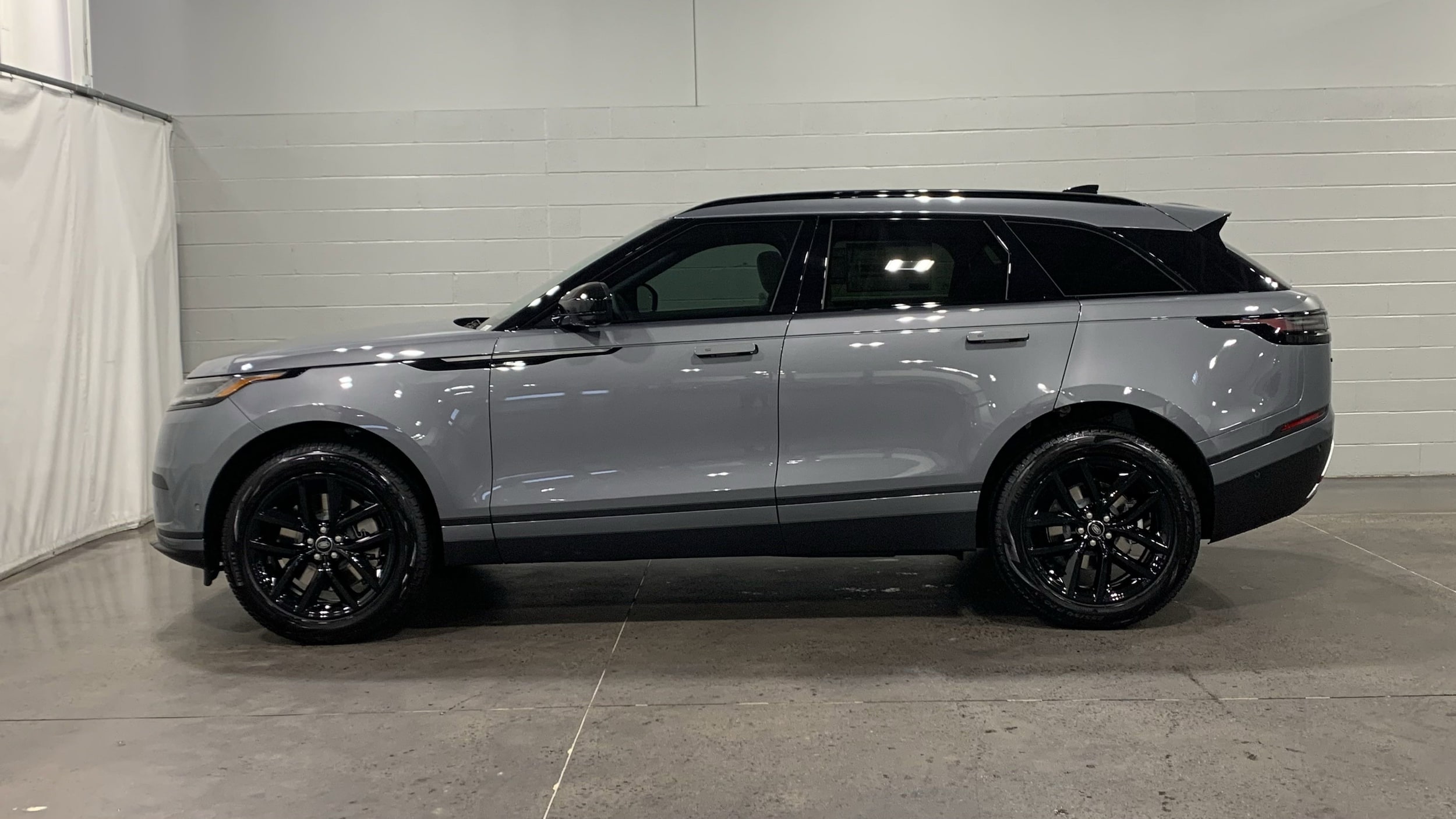 2026 Land Rover Range Rover Velar S photo 6