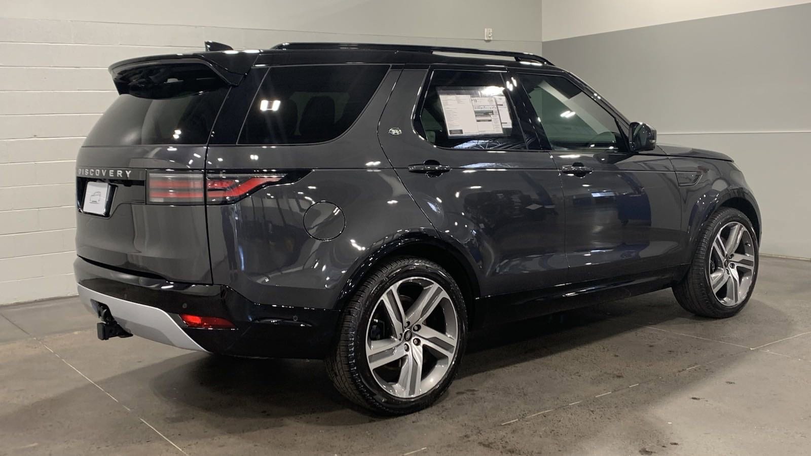 Used 2025 Land Rover Discovery Metropolitan Edition with VIN SALRW4EU2S2509144 for sale in Kansas City