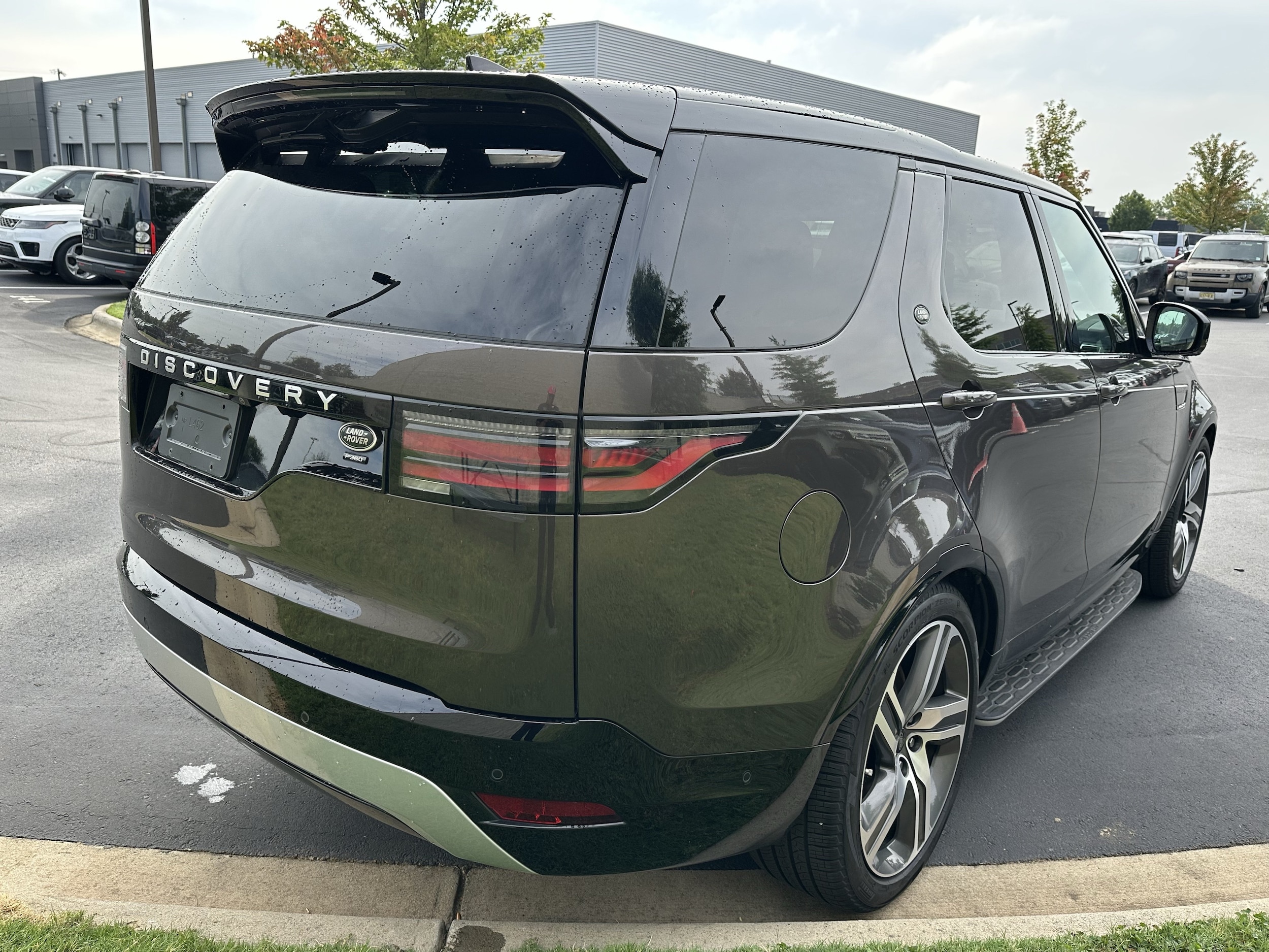 2023 Land Rover Discovery Metropolitan Edition