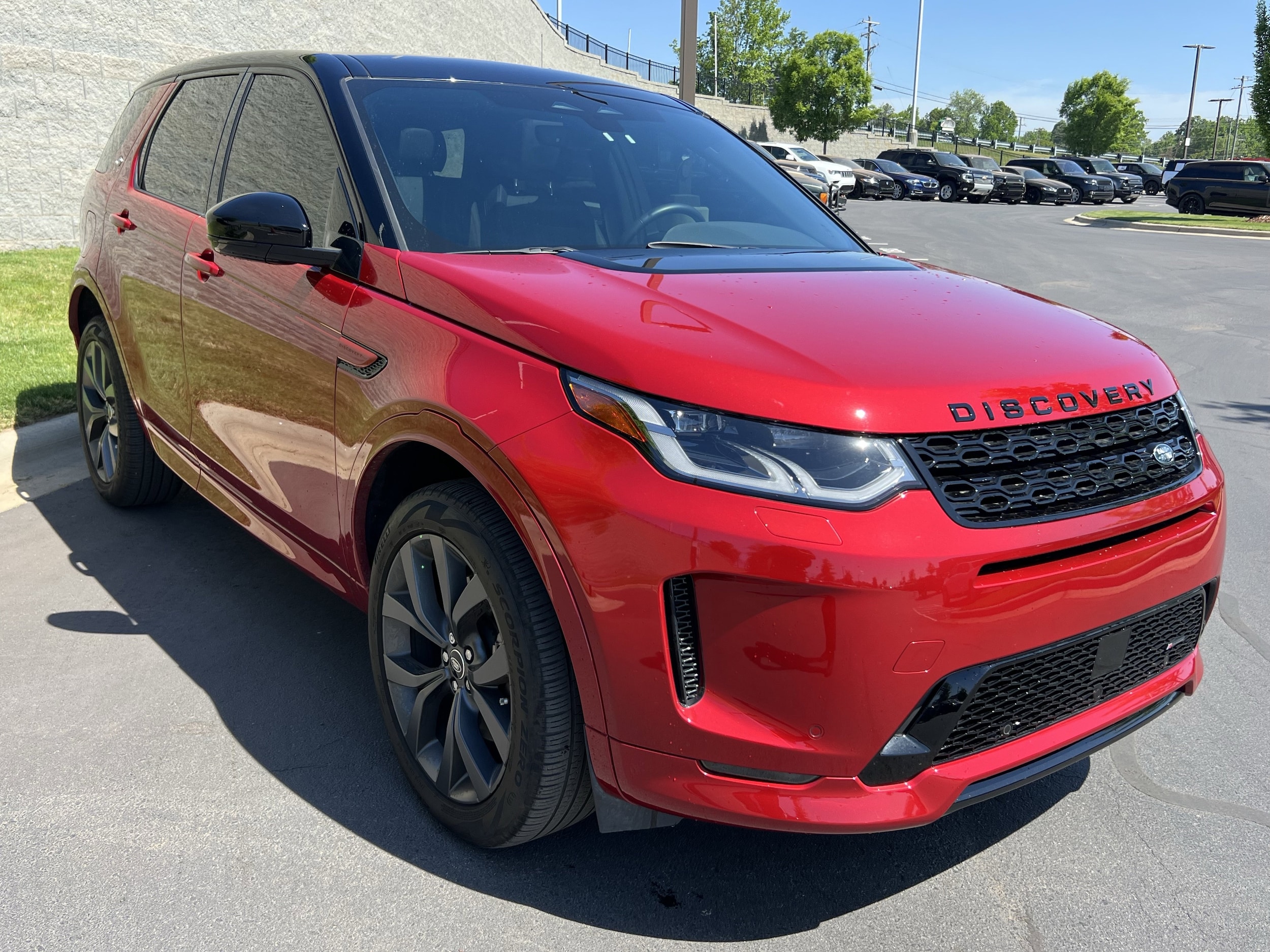2023 Land Rover Discovery Sport SE R-Dynamic photo 6