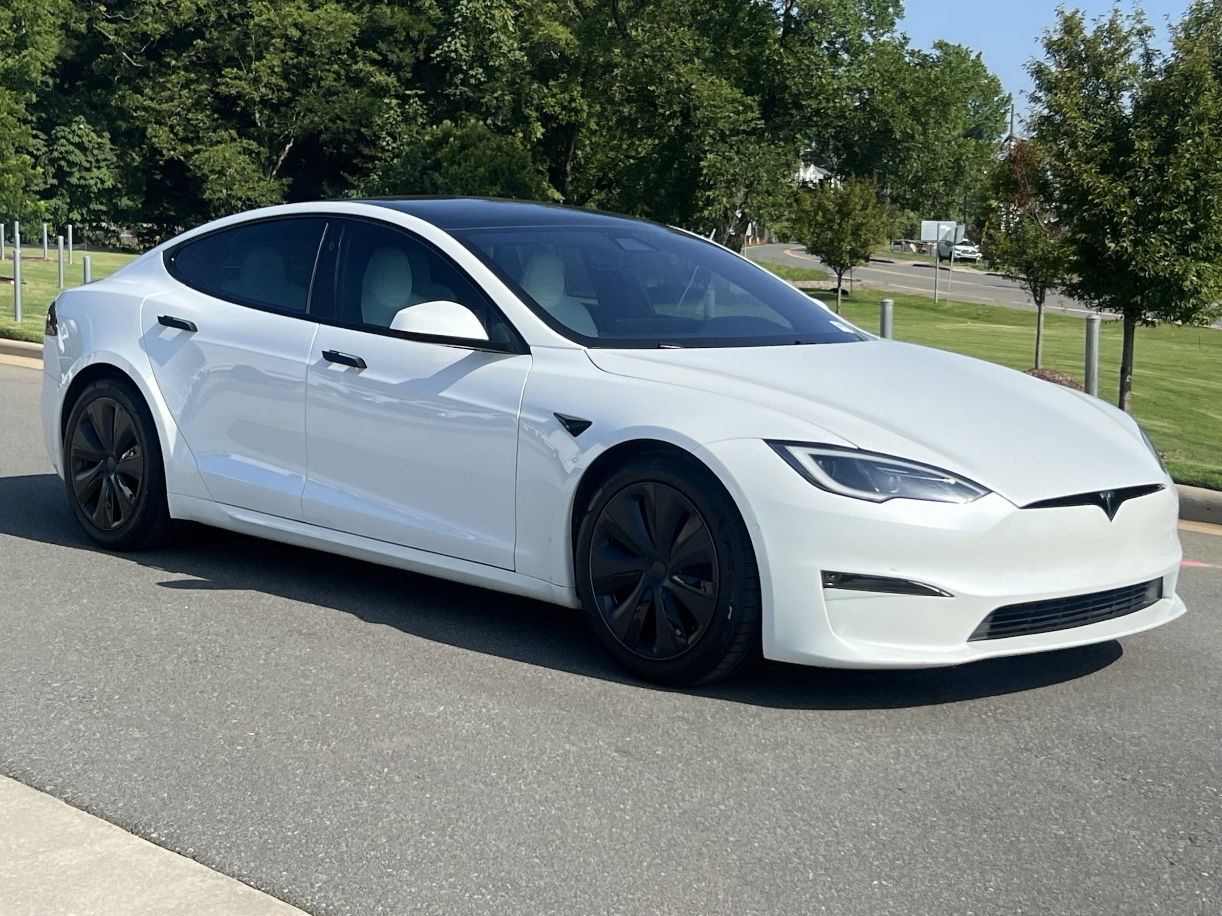 2022 Tesla Model S Plaid's photo