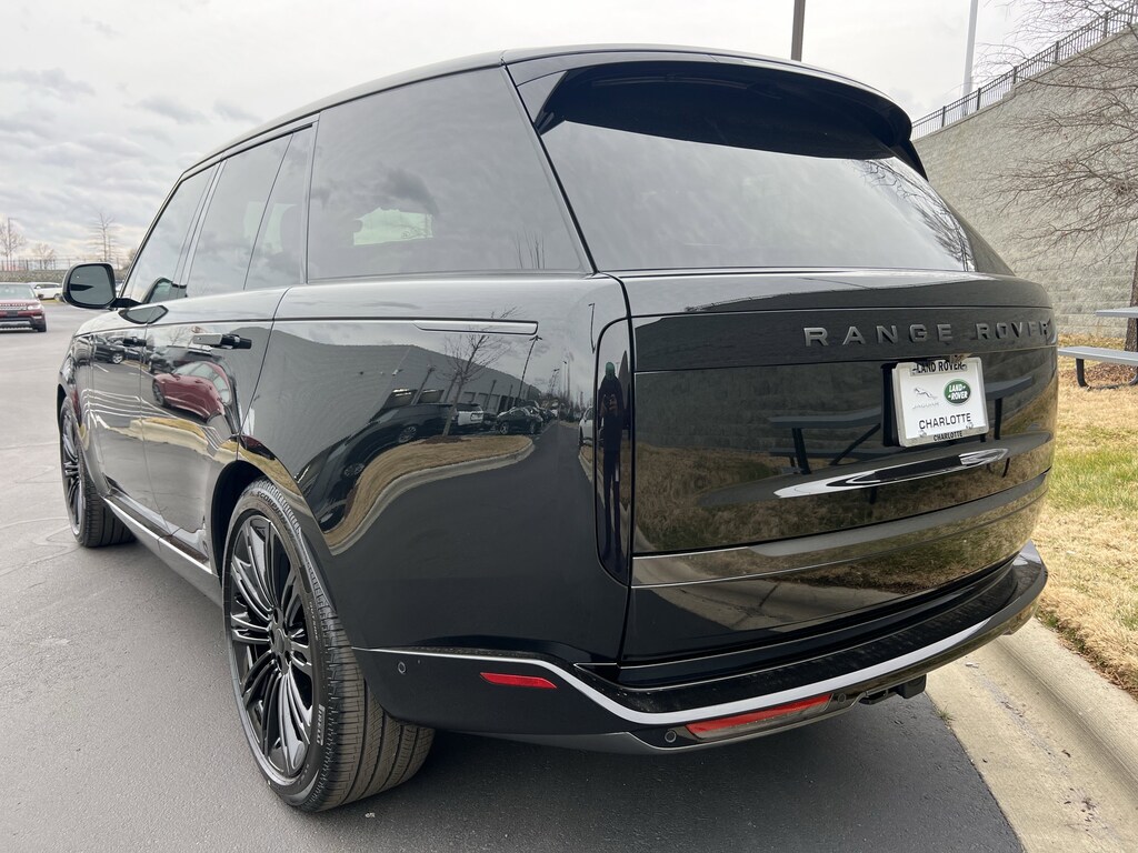New 2026 Land Rover Range Rover SE SUV