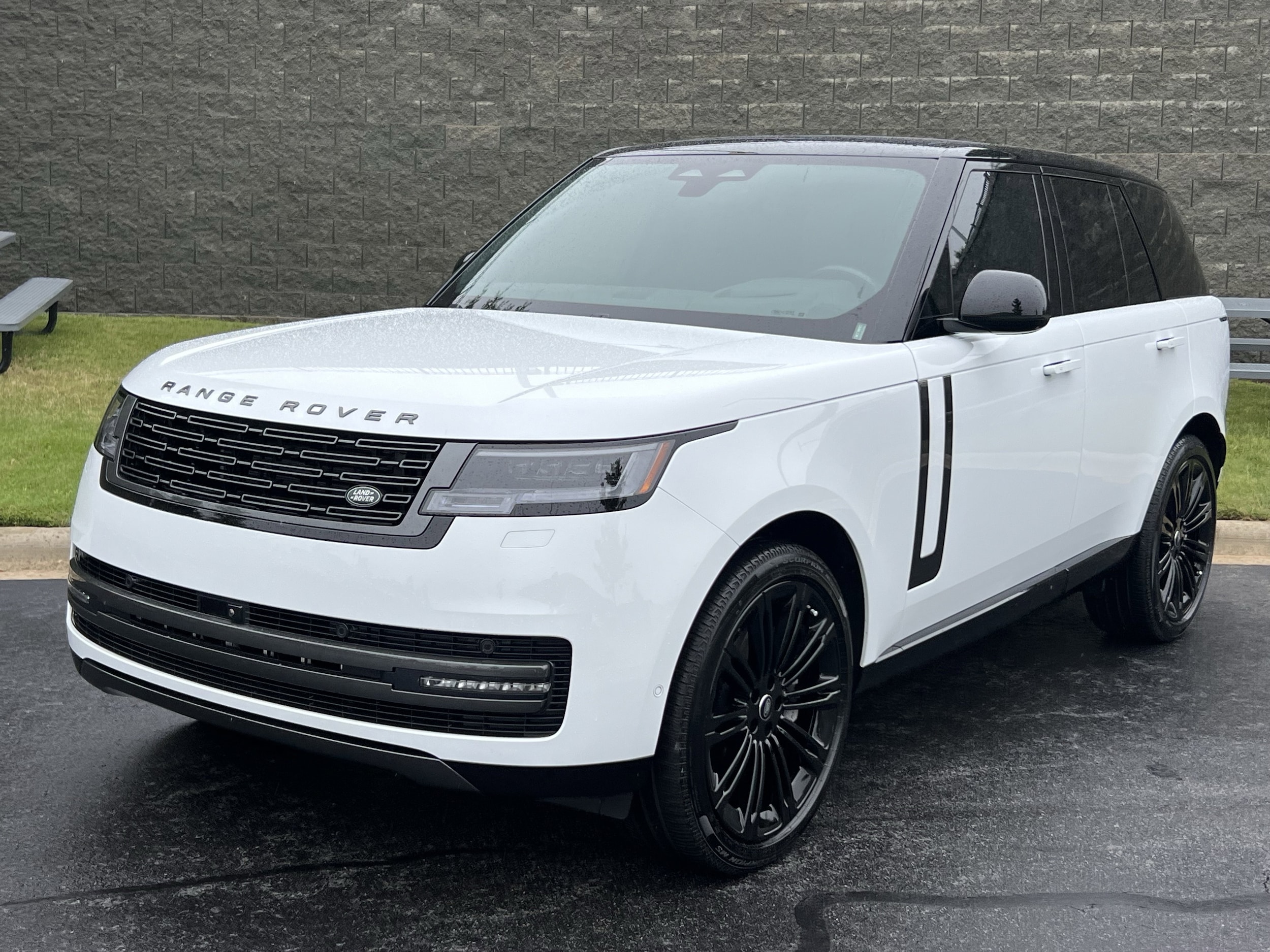 2025 Land Rover Range Rover 4.4 SE SWB's photo
