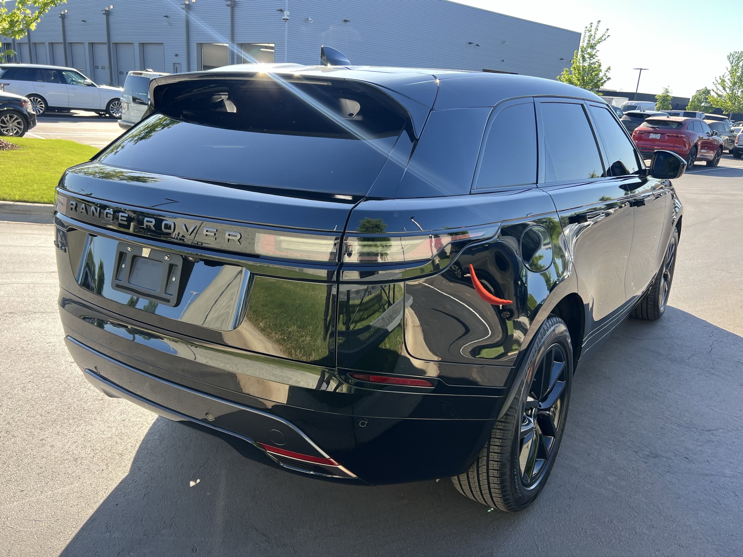 2025 Land Rover Range Rover Velar Dynamic SE photo 4