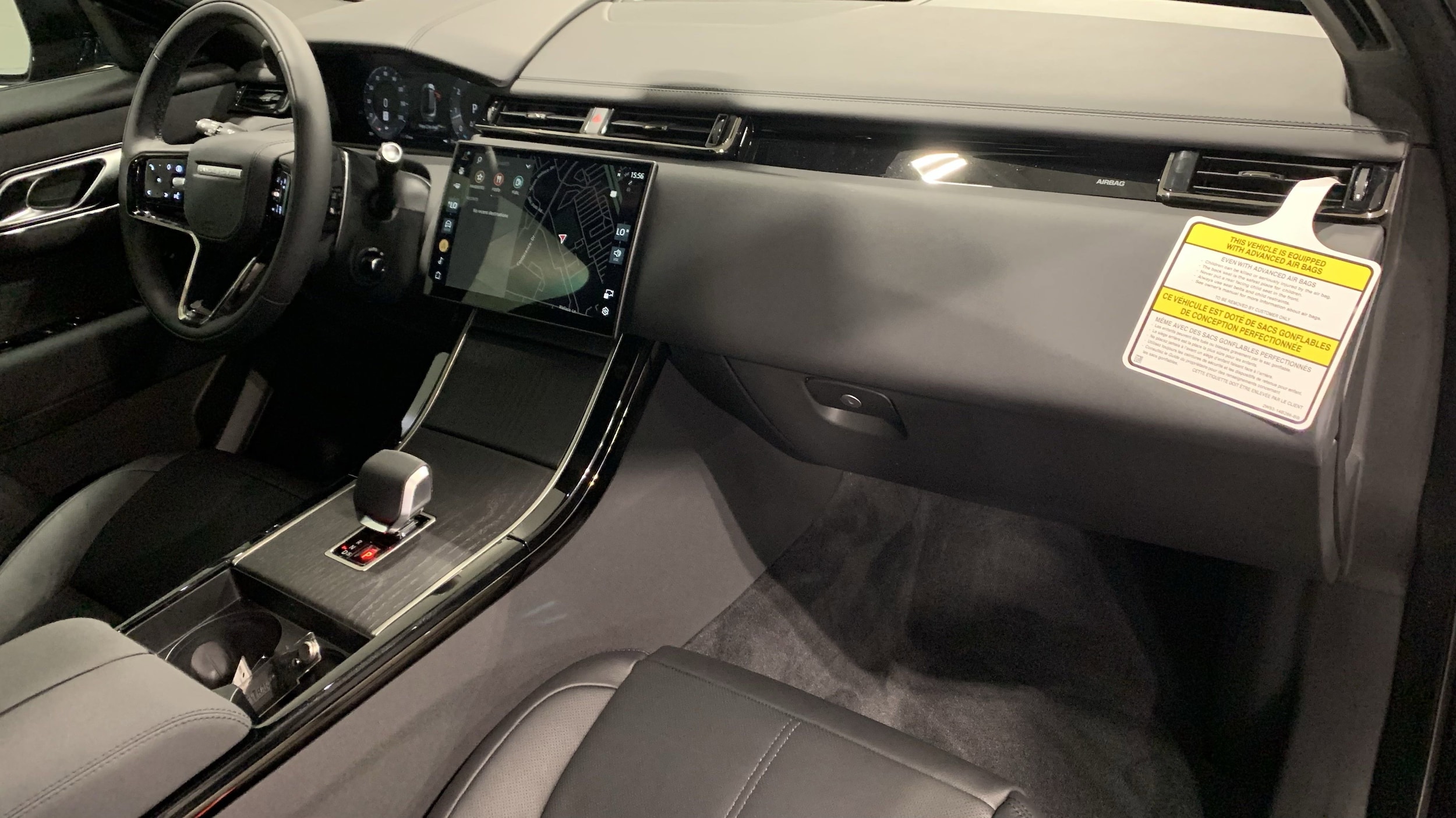 2026 Land Rover Range Rover Velar Dynamic SE photo 3