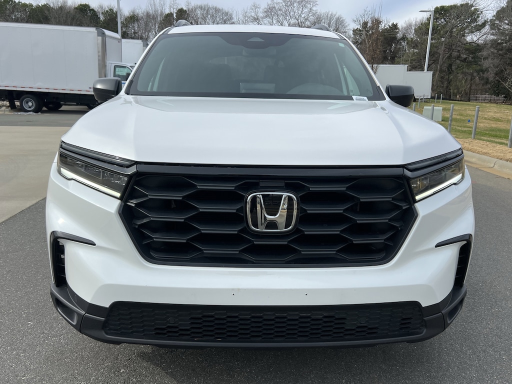 Used 2025 Honda Pilot Sport SUV