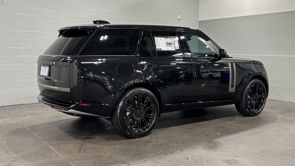 New 2026 Land Rover Range Rover SE SUV
