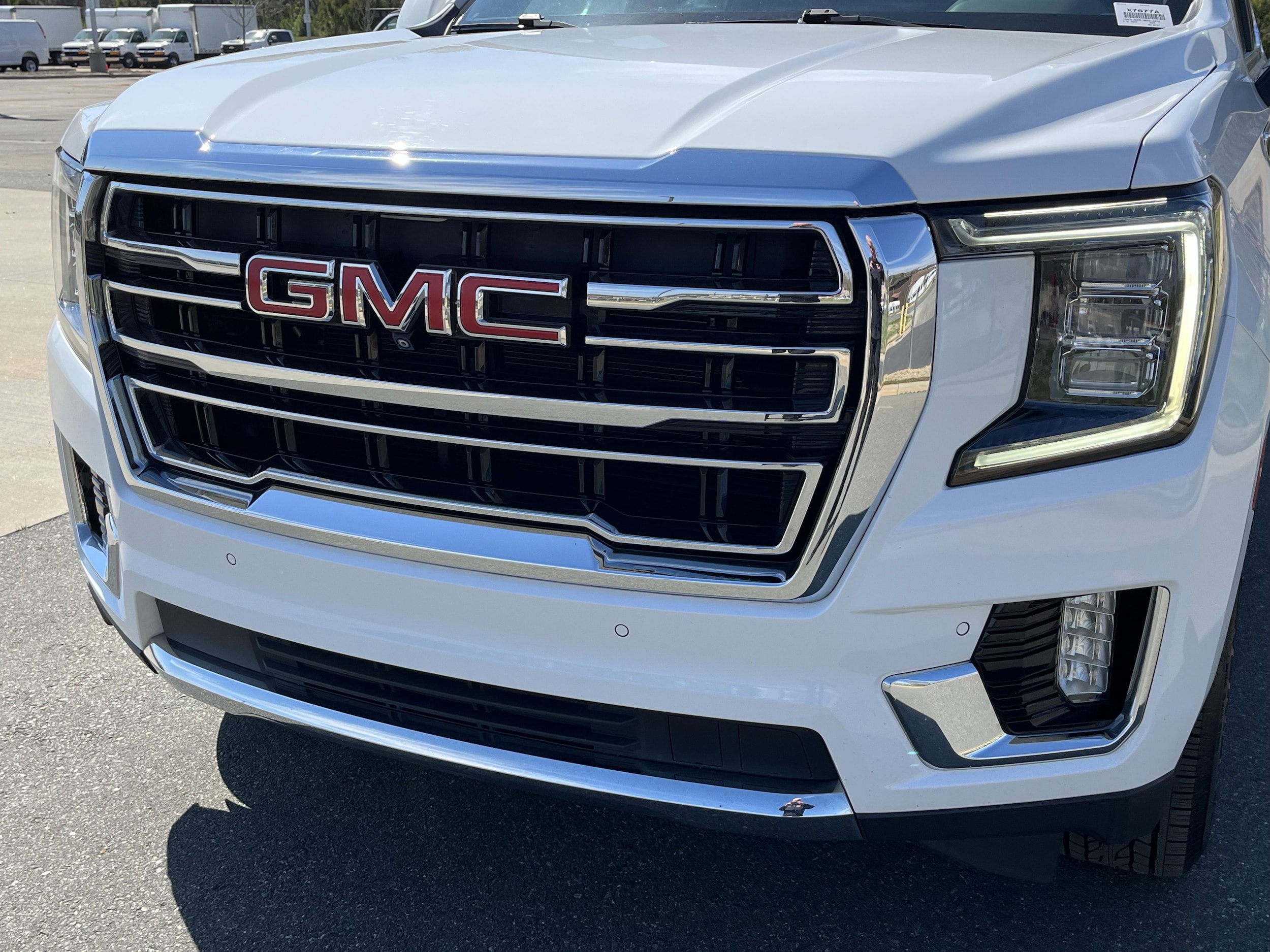 2021 GMC Yukon SLT photo 3