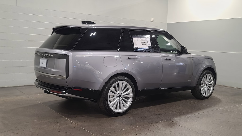 New 2026 Land Rover Range Rover P530 SE SUV