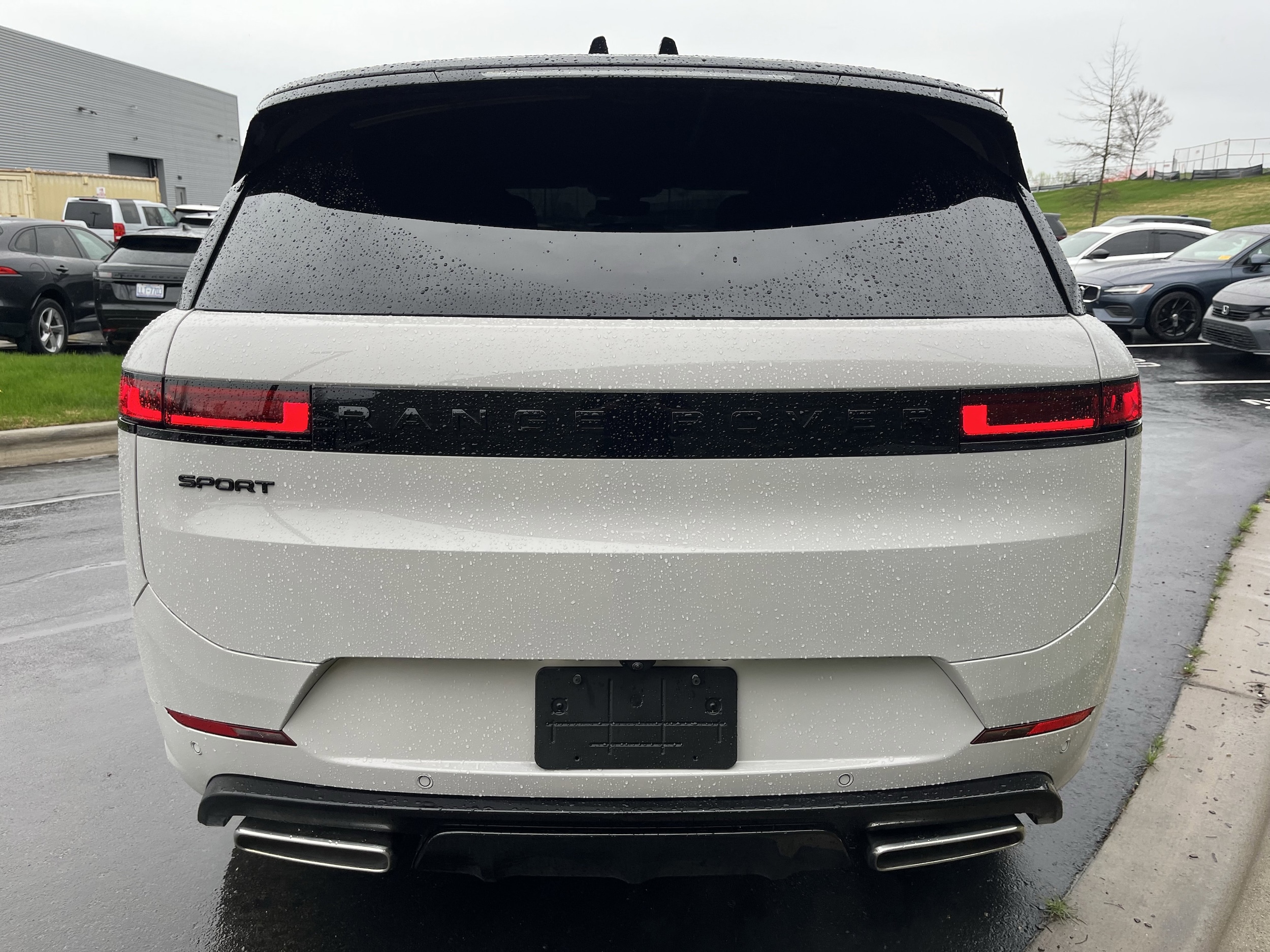 2026 Land Rover Range Rover Sport Dynamic SE photo 4