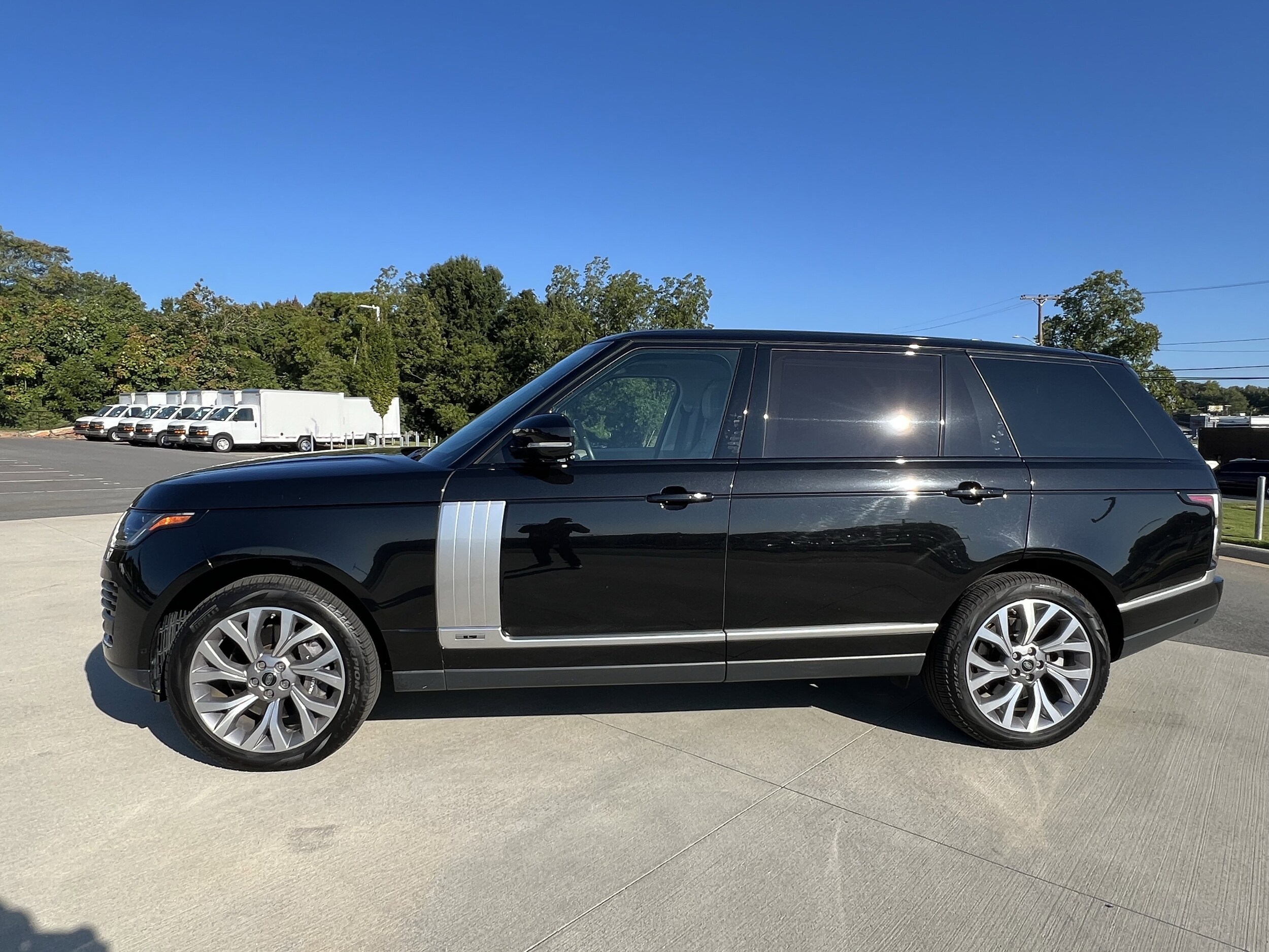 2019 Land Rover Range Rover Supercharged LWB photo 2