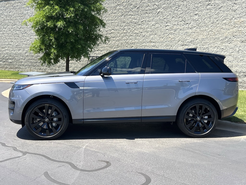 Used 2025 Land Rover Range Rover Sport SE SUV