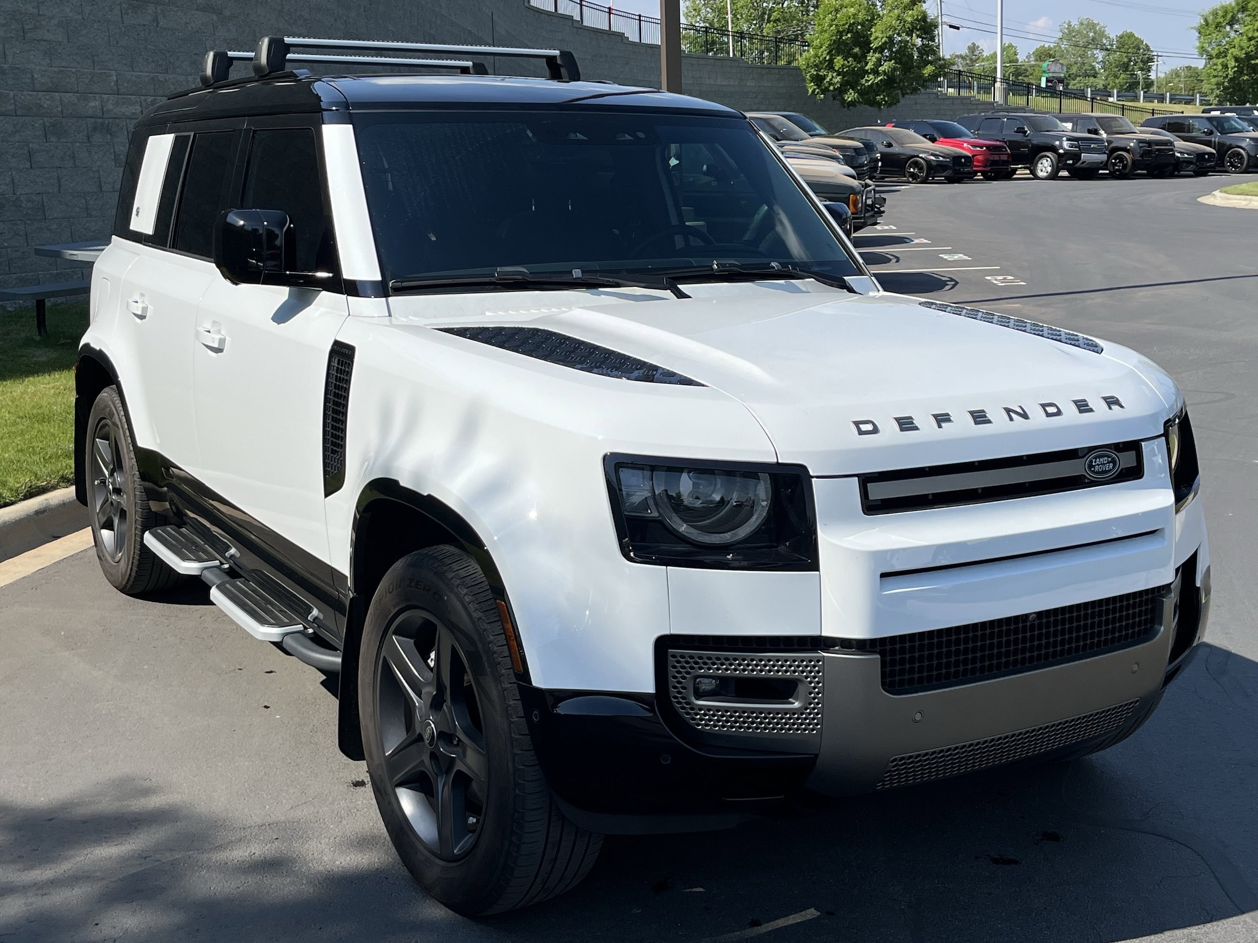 2024 Land Rover Defender X-Dynamic SE photo 6