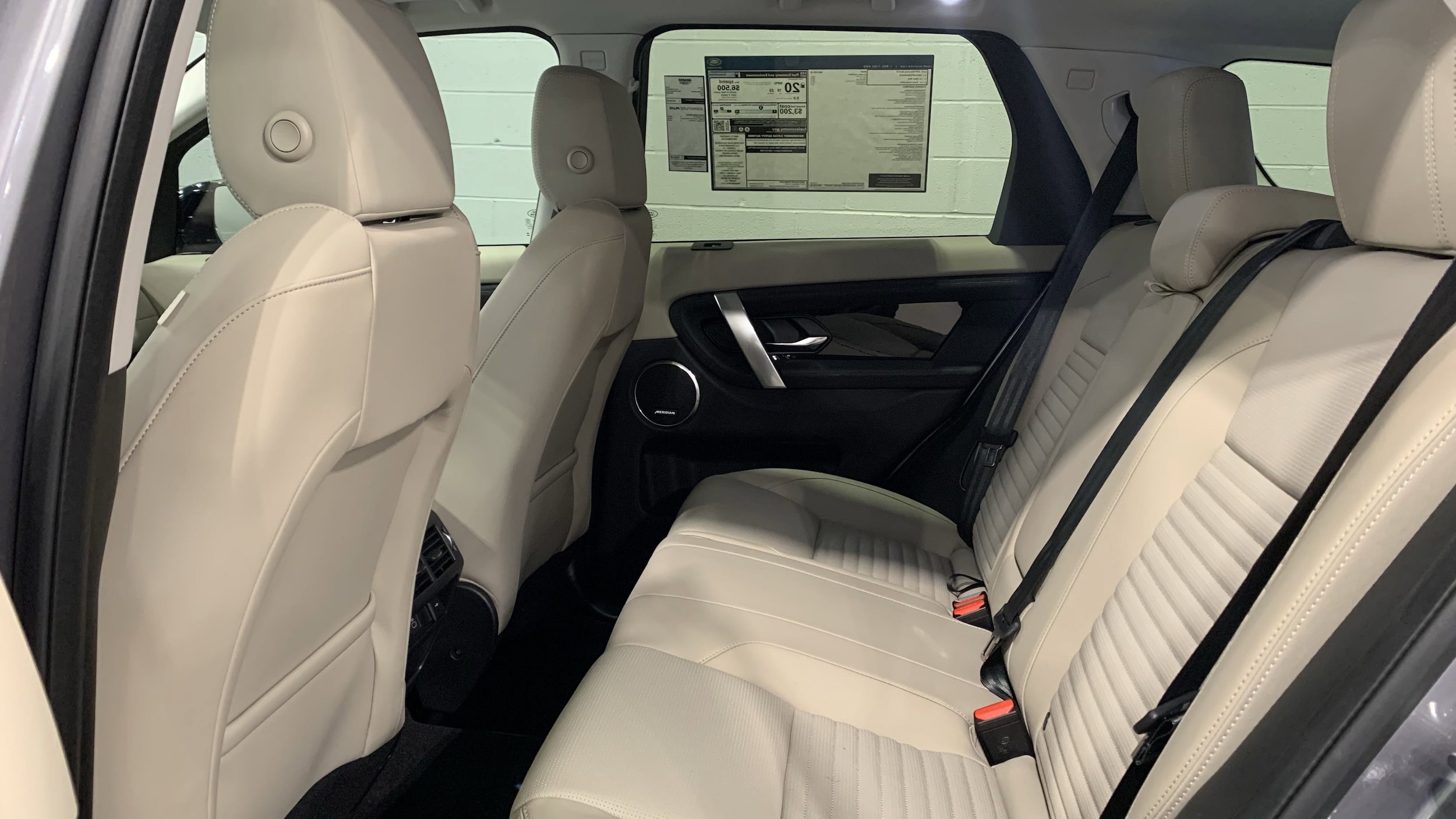 2025 Land Rover Discovery Sport S photo 5