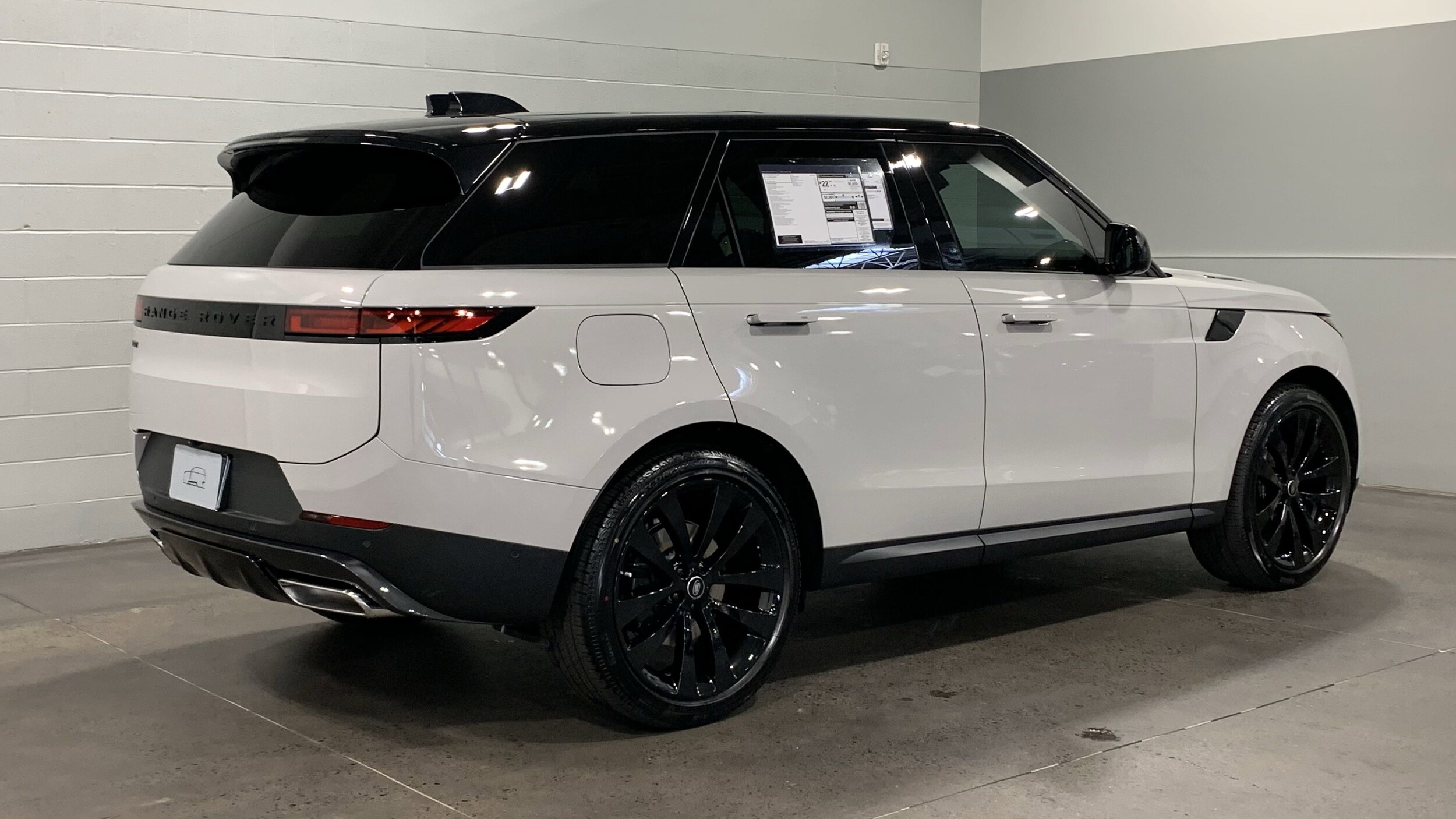 2025 Land Rover Range Rover Sport SE photo 2