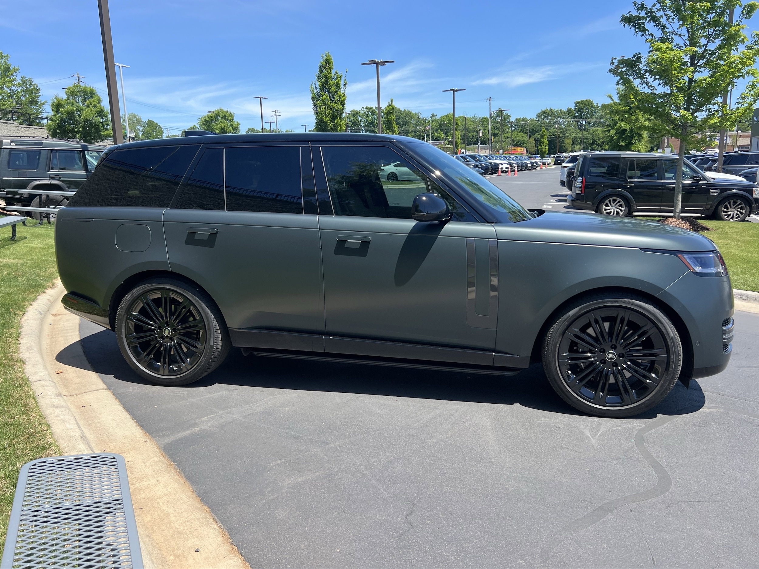 2025 Land Rover Range Rover SE photo 5