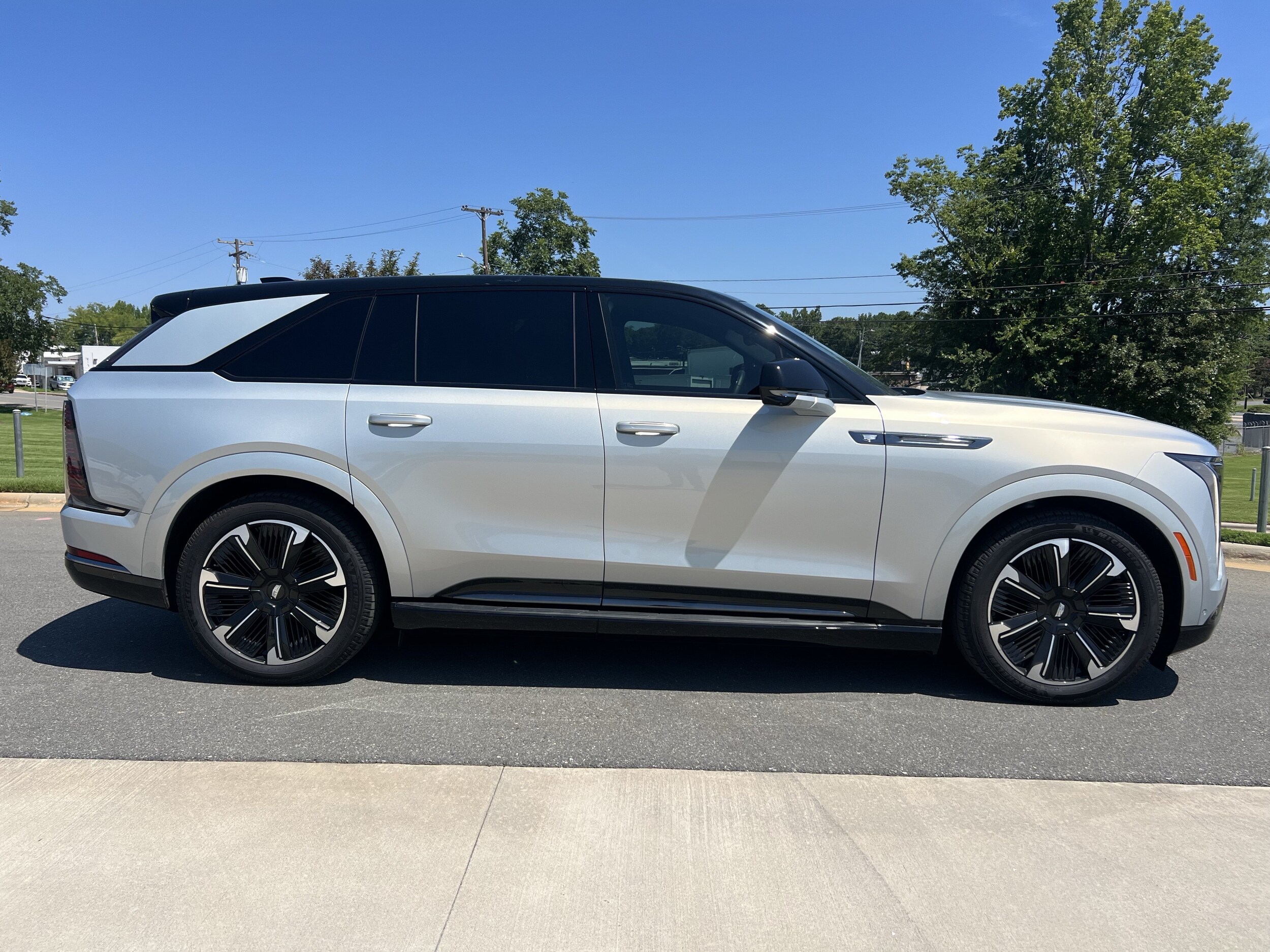 CADILLAC Escalade IQ Sport 2