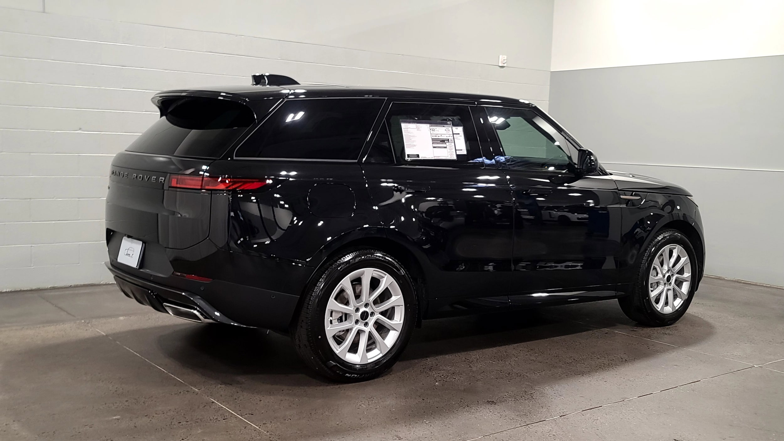 2026 Land Rover Range Rover Sport SE photo 2