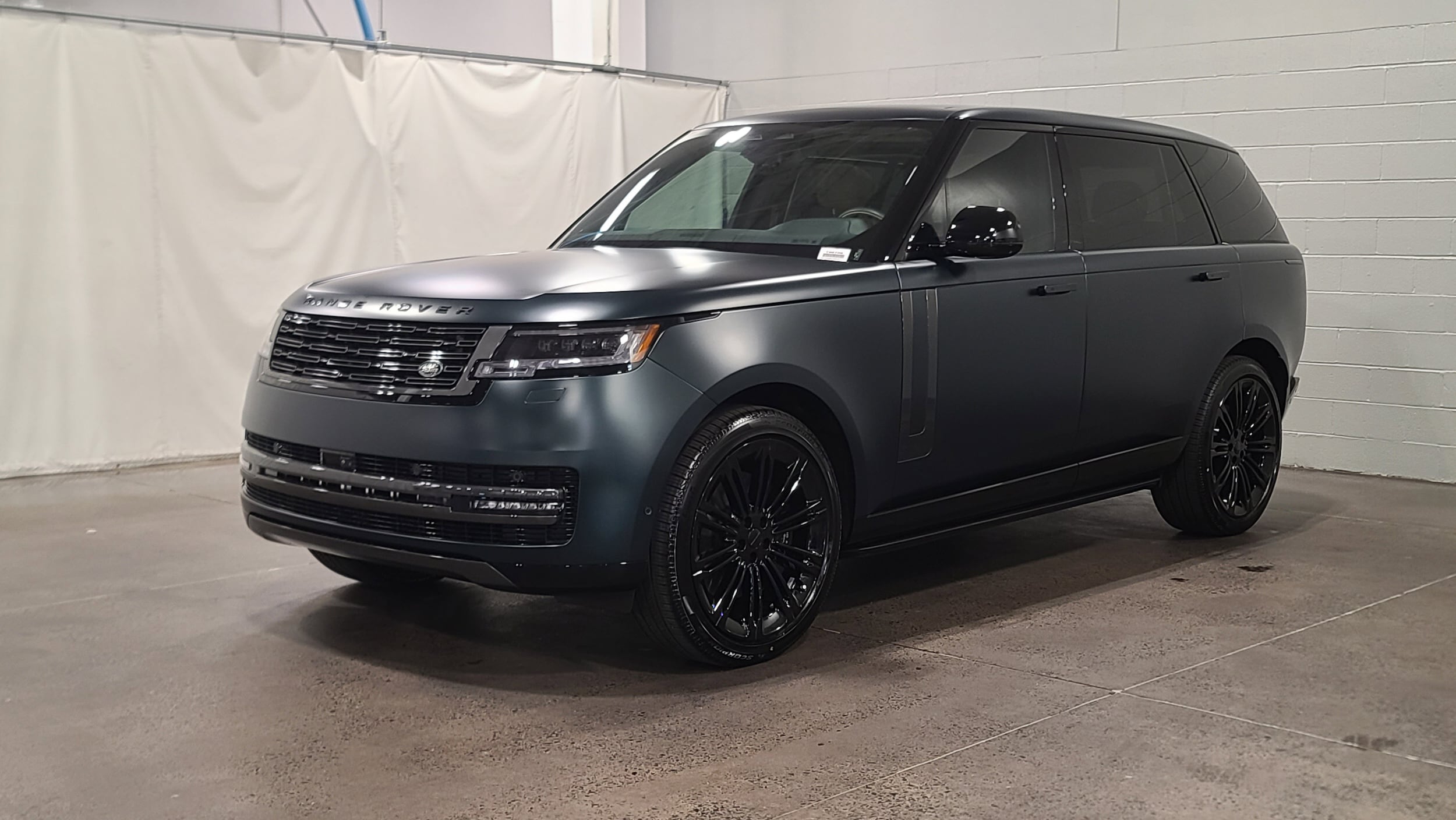 2026 Land Rover Range Rover 4.4 SE LWB 7's photo