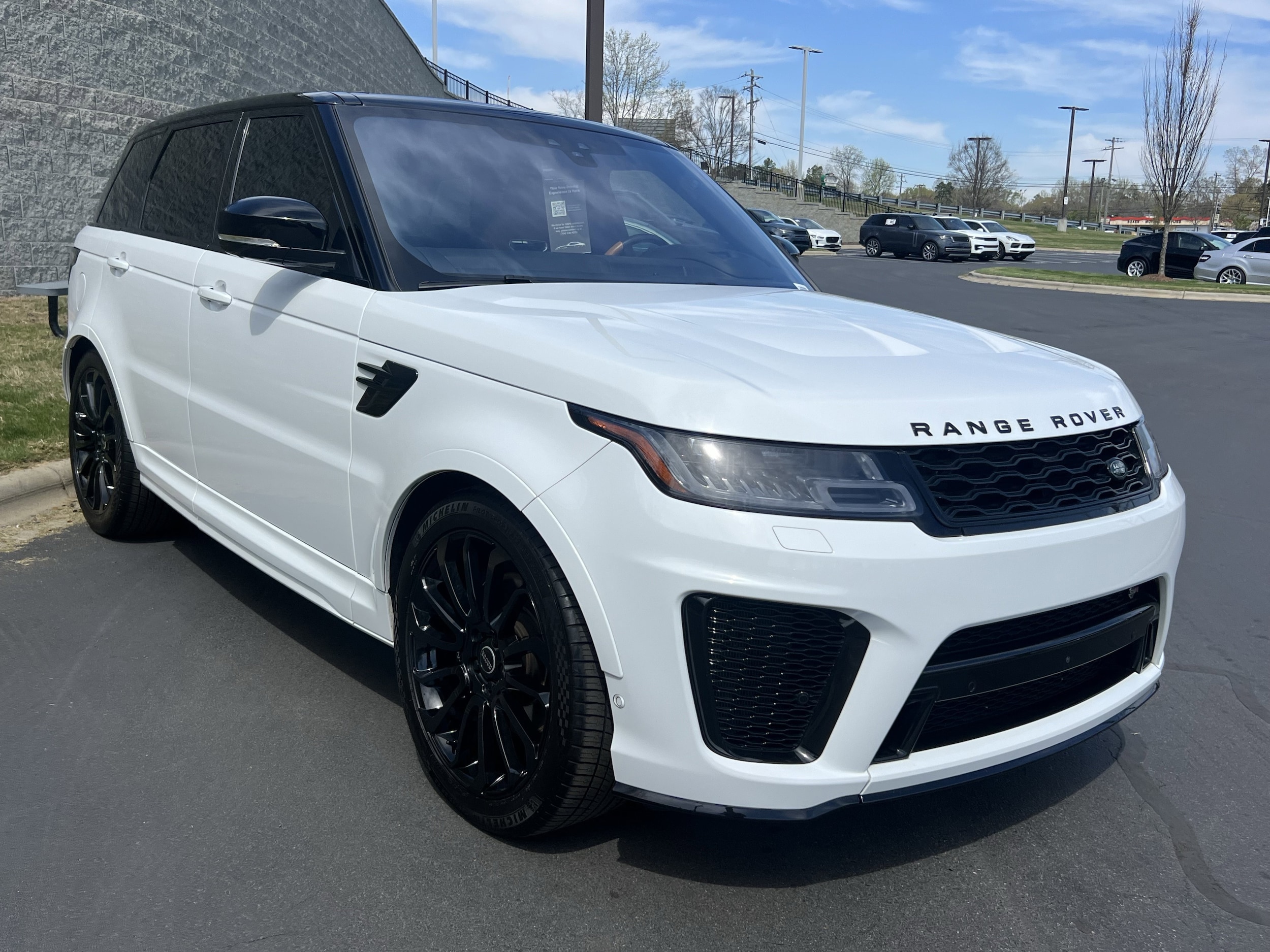 2022 Land Rover Range Rover Sport SVR photo 3