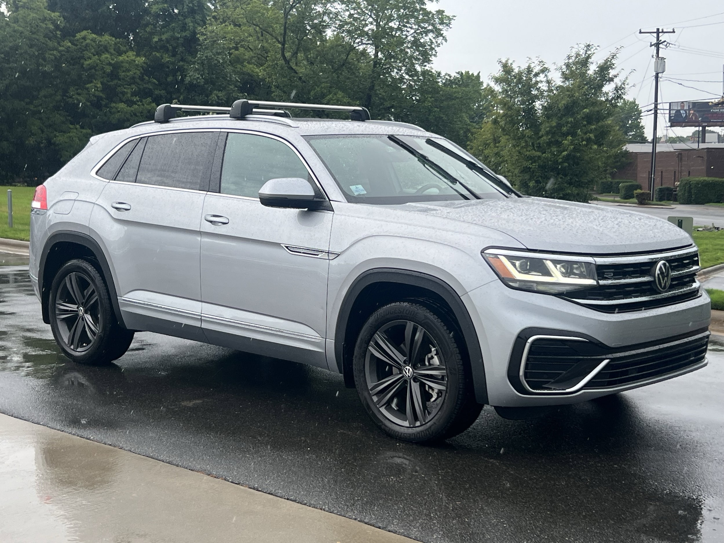 2022 Volkswagen Atlas Cross Sport 2.0T SEL R-LINE 4MOTION's photo