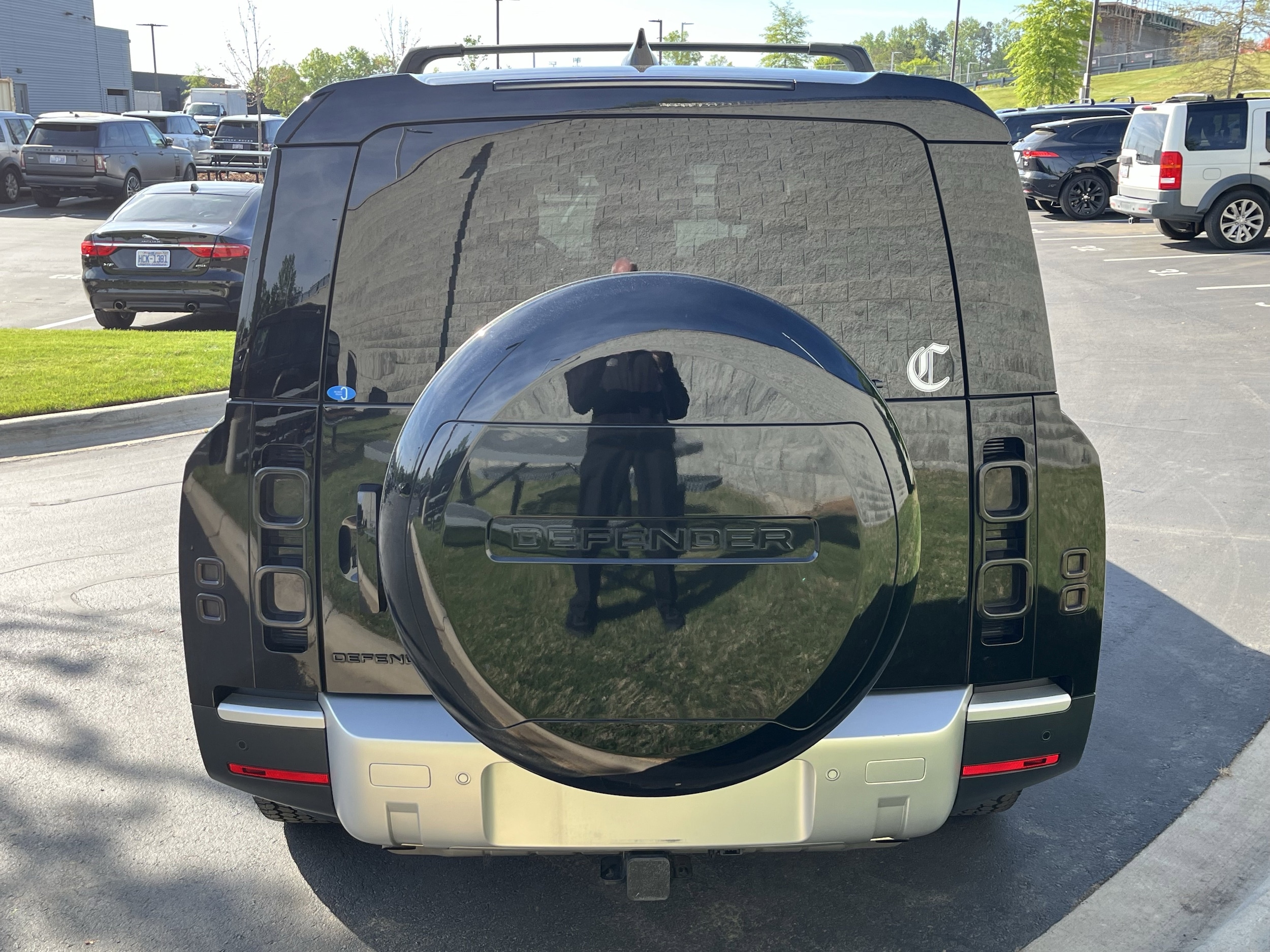 2024 Land Rover Defender 130 P300 S photo 4