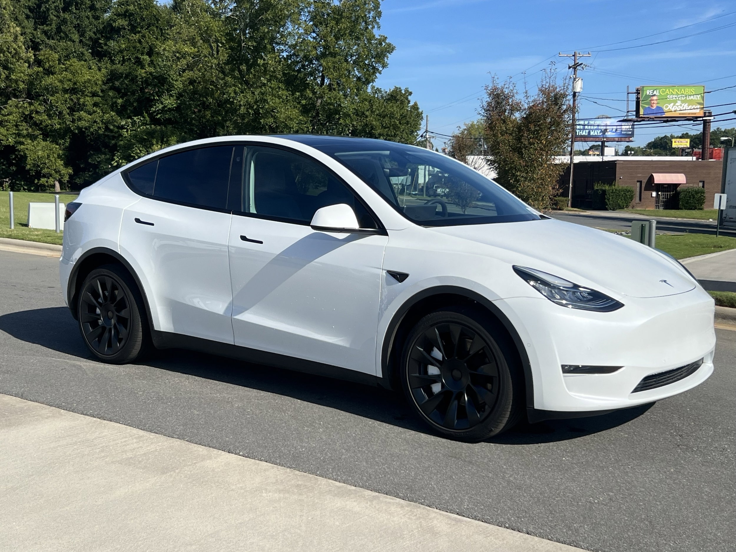 Used 2022 Tesla Model Y Long Range with VIN 7SAYGDEE1NF422381 for sale in Charlotte, NC