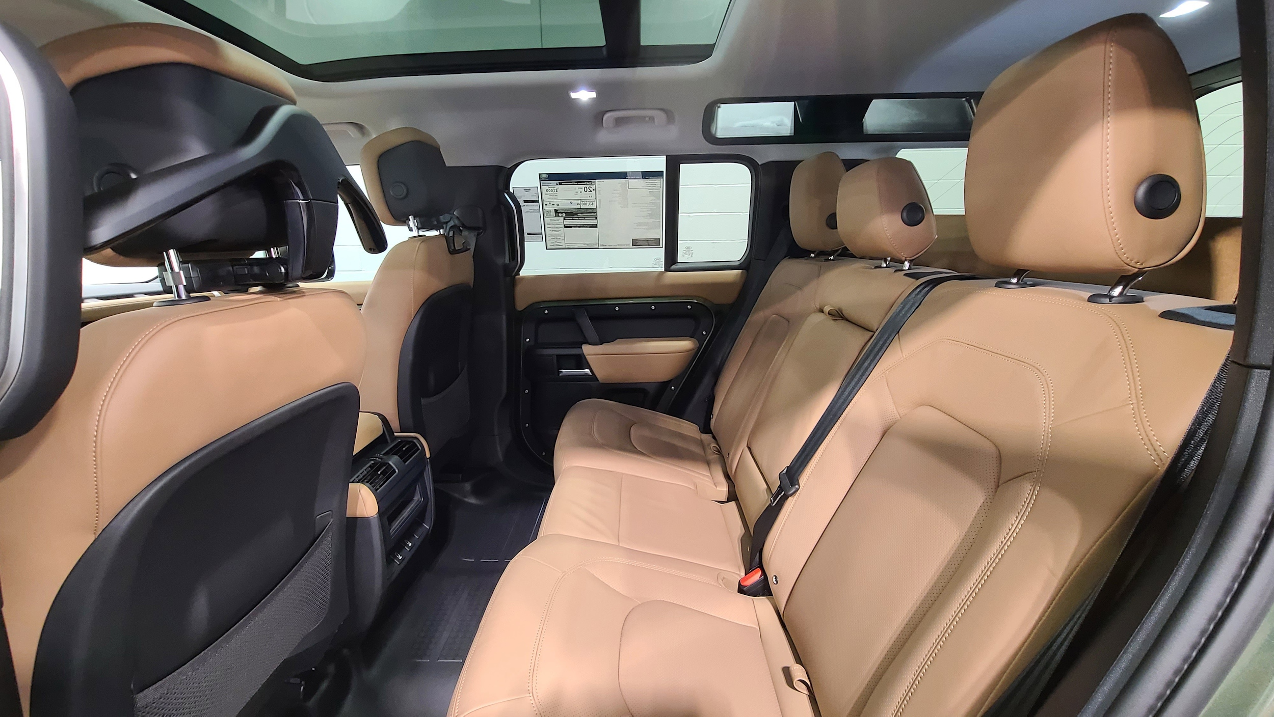 2026 Land Rover Defender X-Dynamic SE photo 5