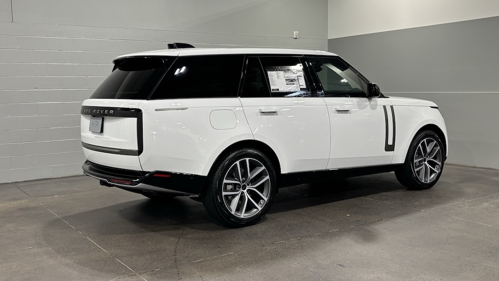 New 2026 Land Rover Range Rover SE SUV