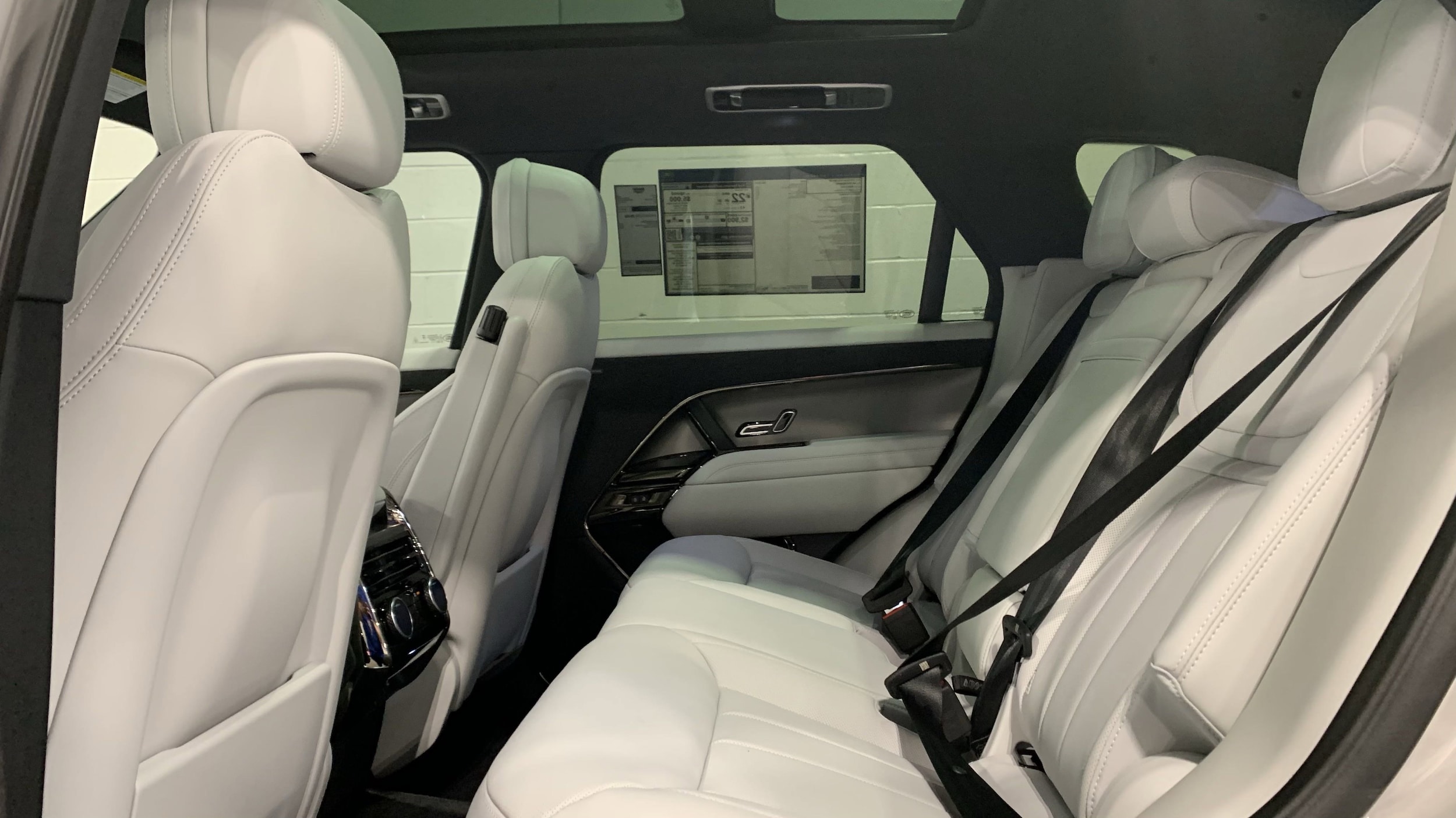 2025 Land Rover Range Rover Sport SE photo 5