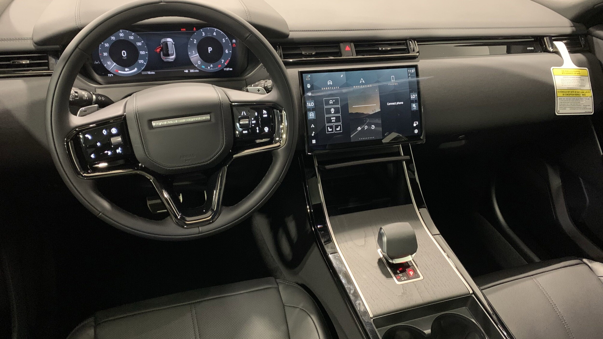 2026 Land Rover Range Rover Velar SE photo 4