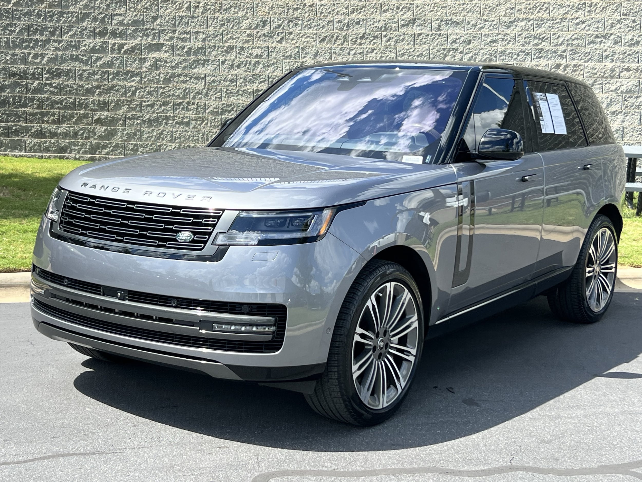 2023 Land Rover Range Rover SE