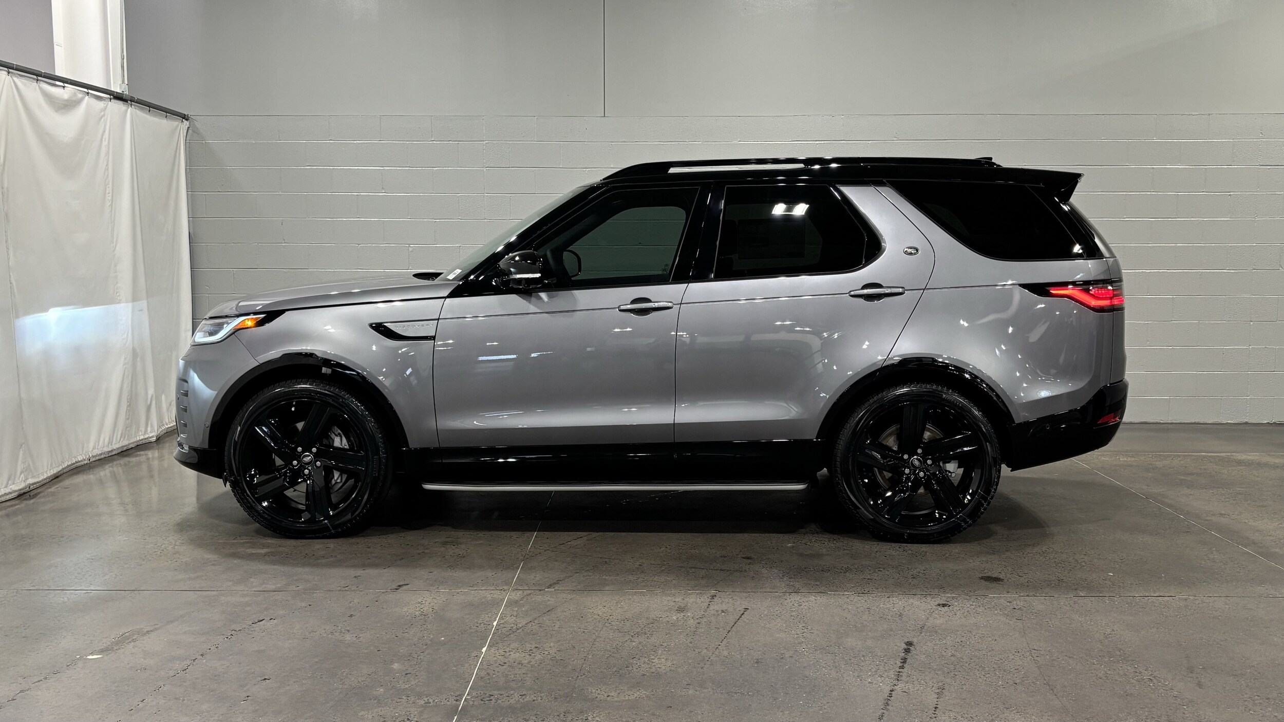 2026 Land Rover Discovery Dynamic SE